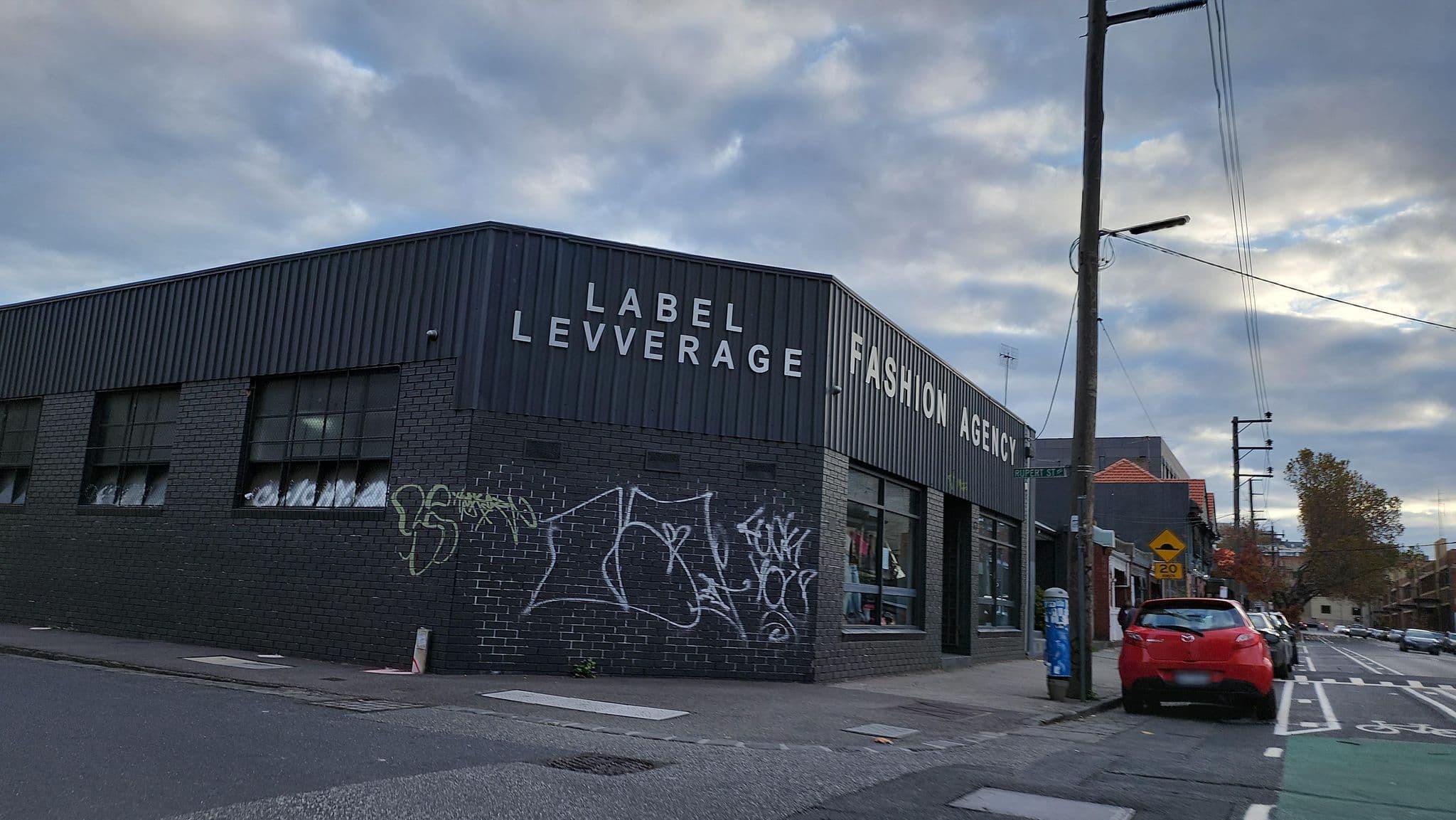 Street view near City Edge Gipps, Collingwood — © Minhvu22 (CC BY-SA · Mapillary)