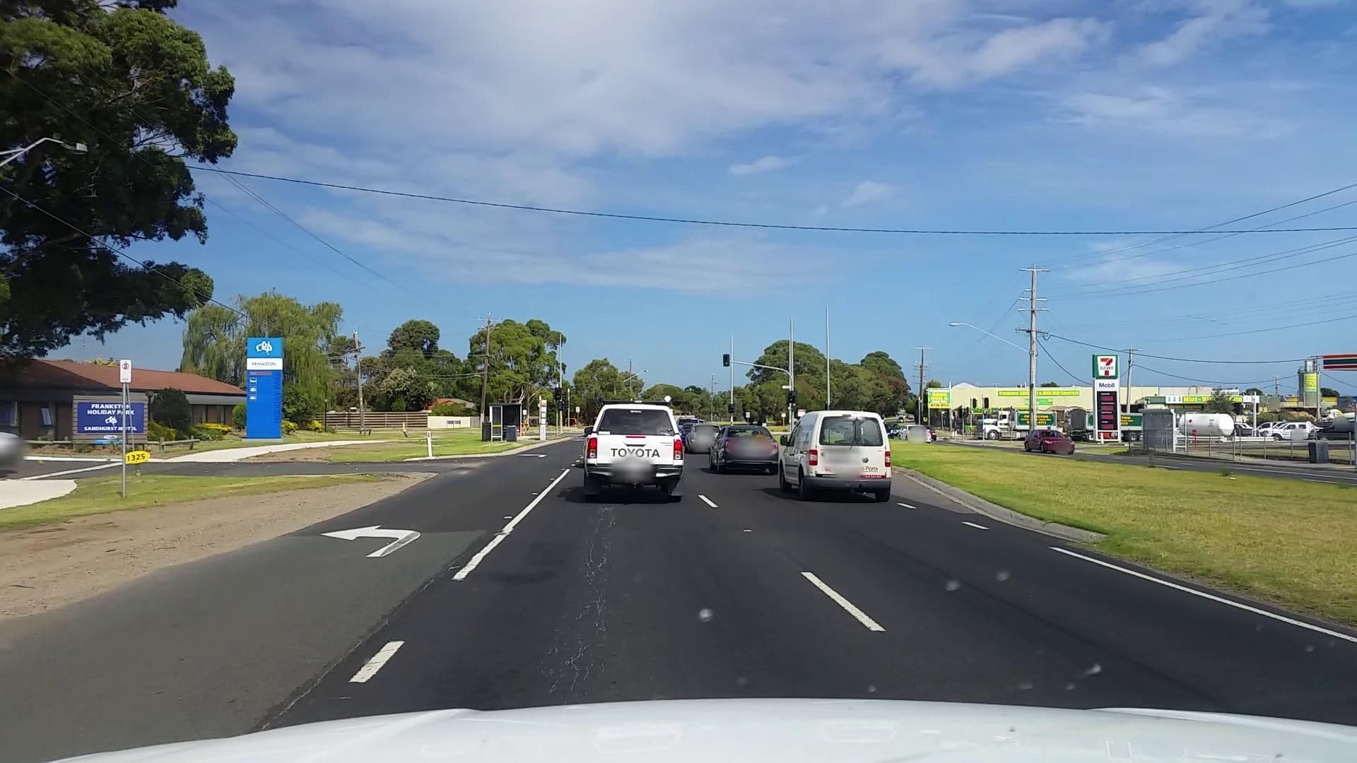 Street view near Discovery Holiday Park, Carrum Downs — © mattburt7 (CC BY-SA · Mapillary)