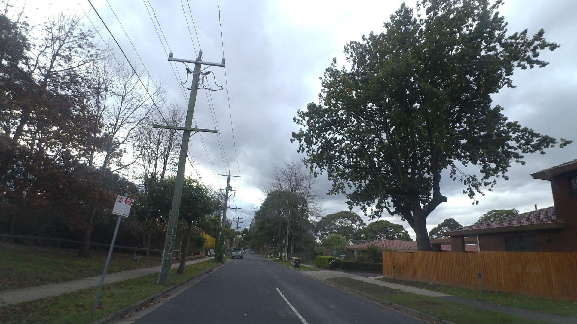 Street view near Nunawading Motel, Nunawading — © mander (CC BY-SA · Mapillary)