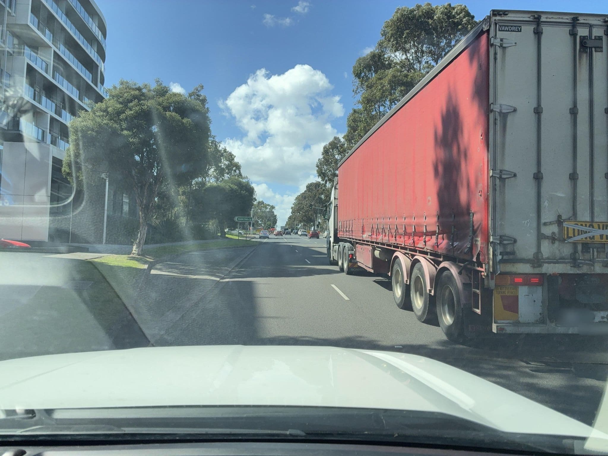 Street view near Parc Hotel, Kingsbury — © DanXCI (CC BY-SA · Mapillary)