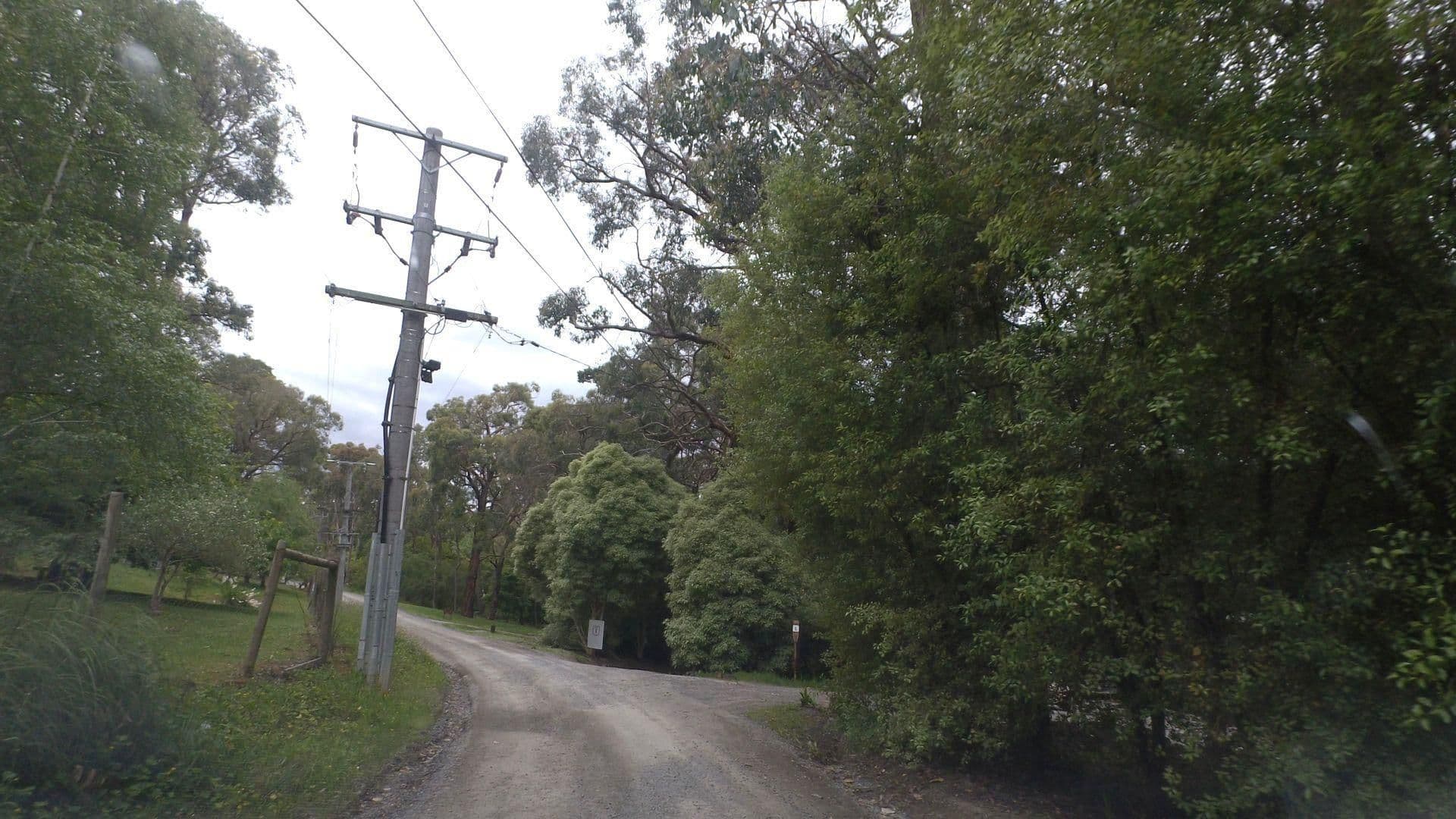 Street view near Mount Evelyn Retreat, Mount Evelyn — © mander (CC BY-SA · Mapillary)