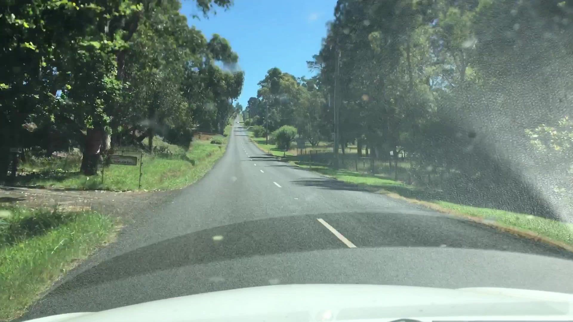 Street view near Will's Wonderland B&B & Farmstay, Silvan — © lvl5 (CC BY-SA · Mapillary)
