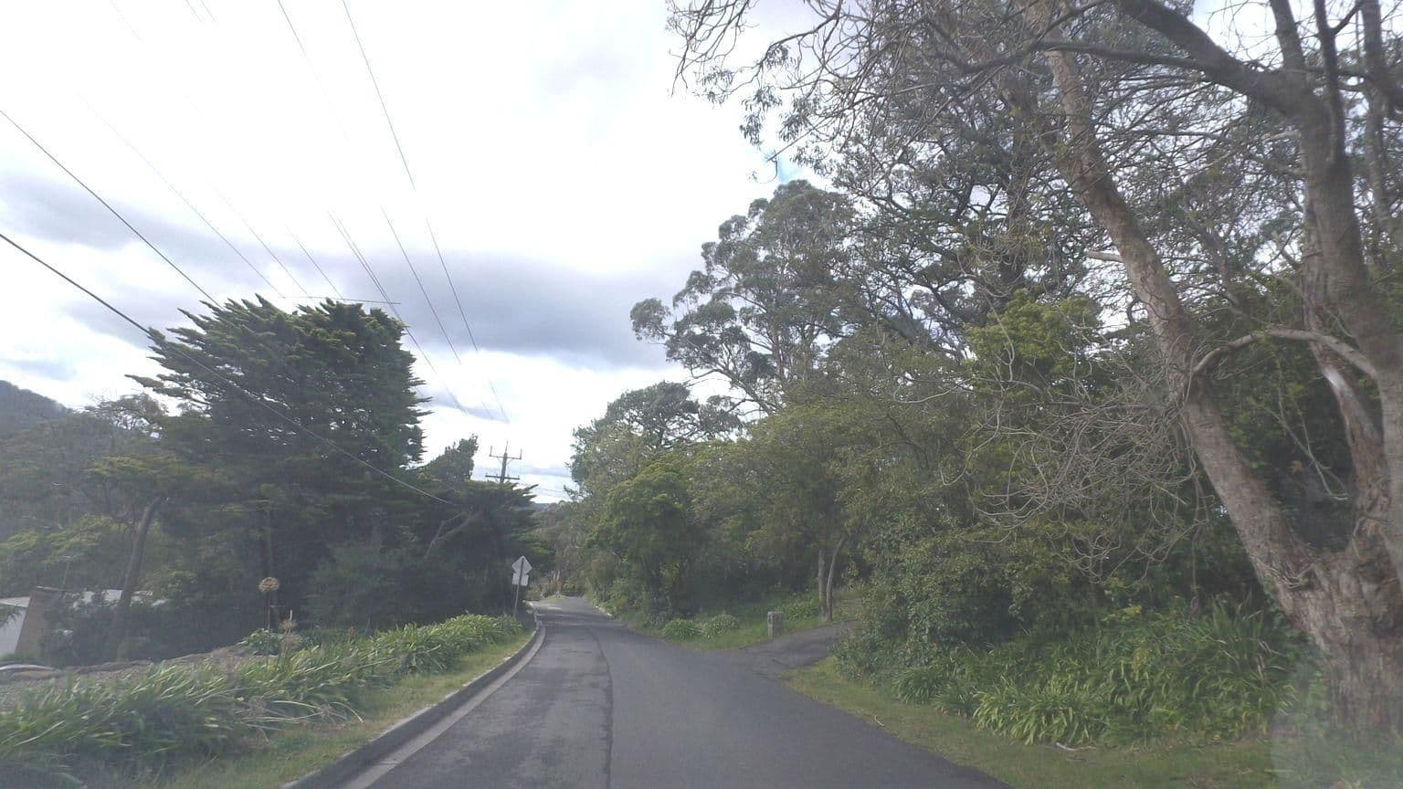Street view near Club Roma, Upwey — © mander (CC BY-SA · Mapillary)