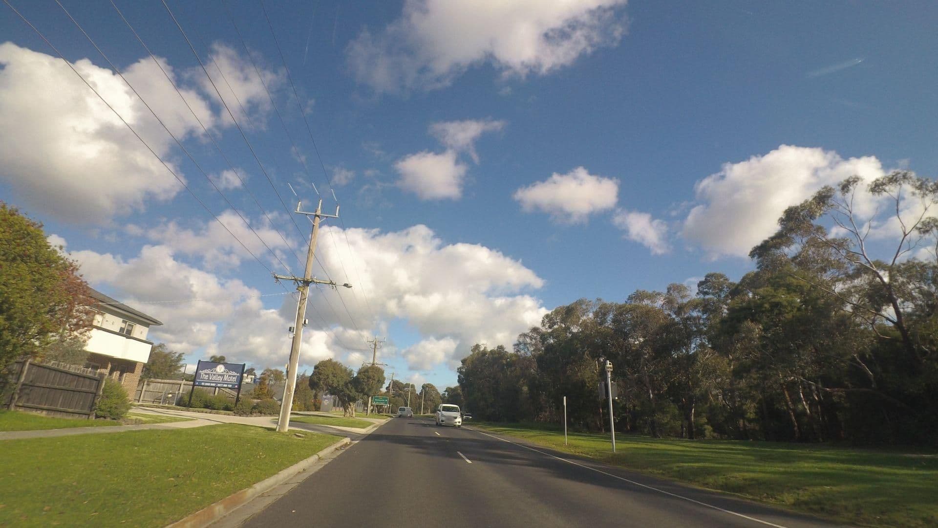 Street view near Pakenham Park Motel, Pakenham — © mander (CC BY-SA · Mapillary)