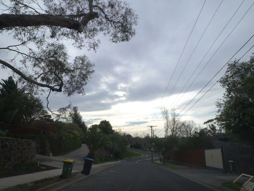 Street view near Ferntree Gully Motor Inn, Ferntree Gully — © mander (CC BY-SA · Mapillary)