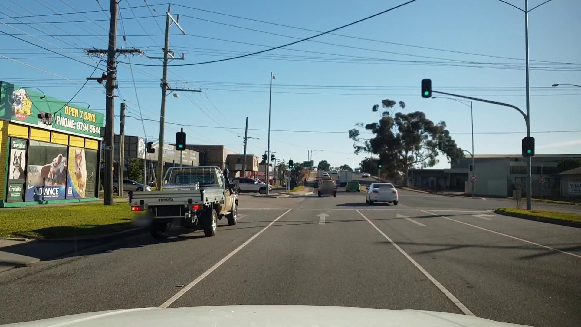 Street view near No Limit 4x4 & outdoor, Doveton — © mattburt7 (CC BY-SA · Mapillary)