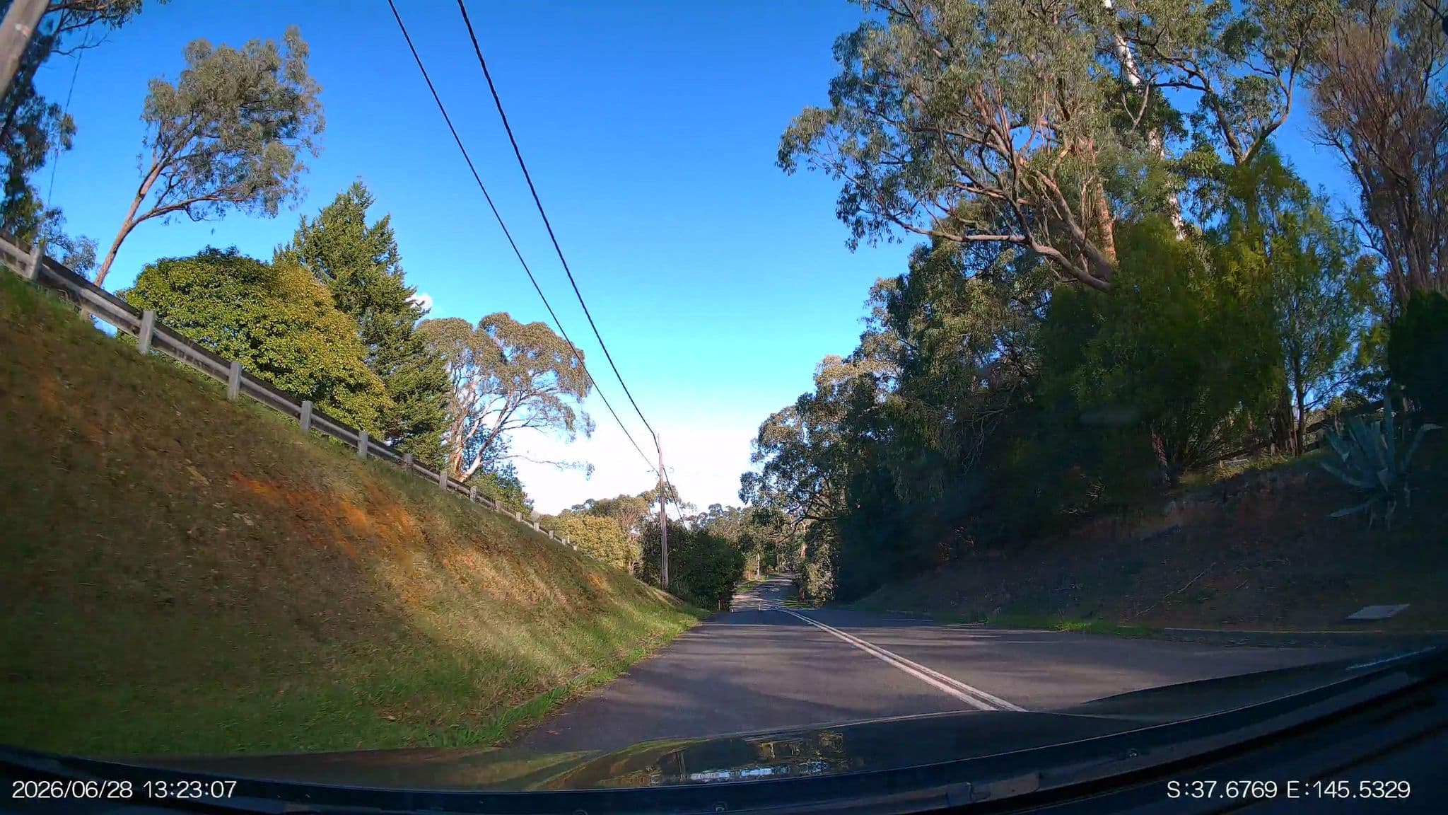 Street view near Sanctuary House Resort Motel Healesville, Badger Creek — © aHS (CC BY-SA · Mapillary)