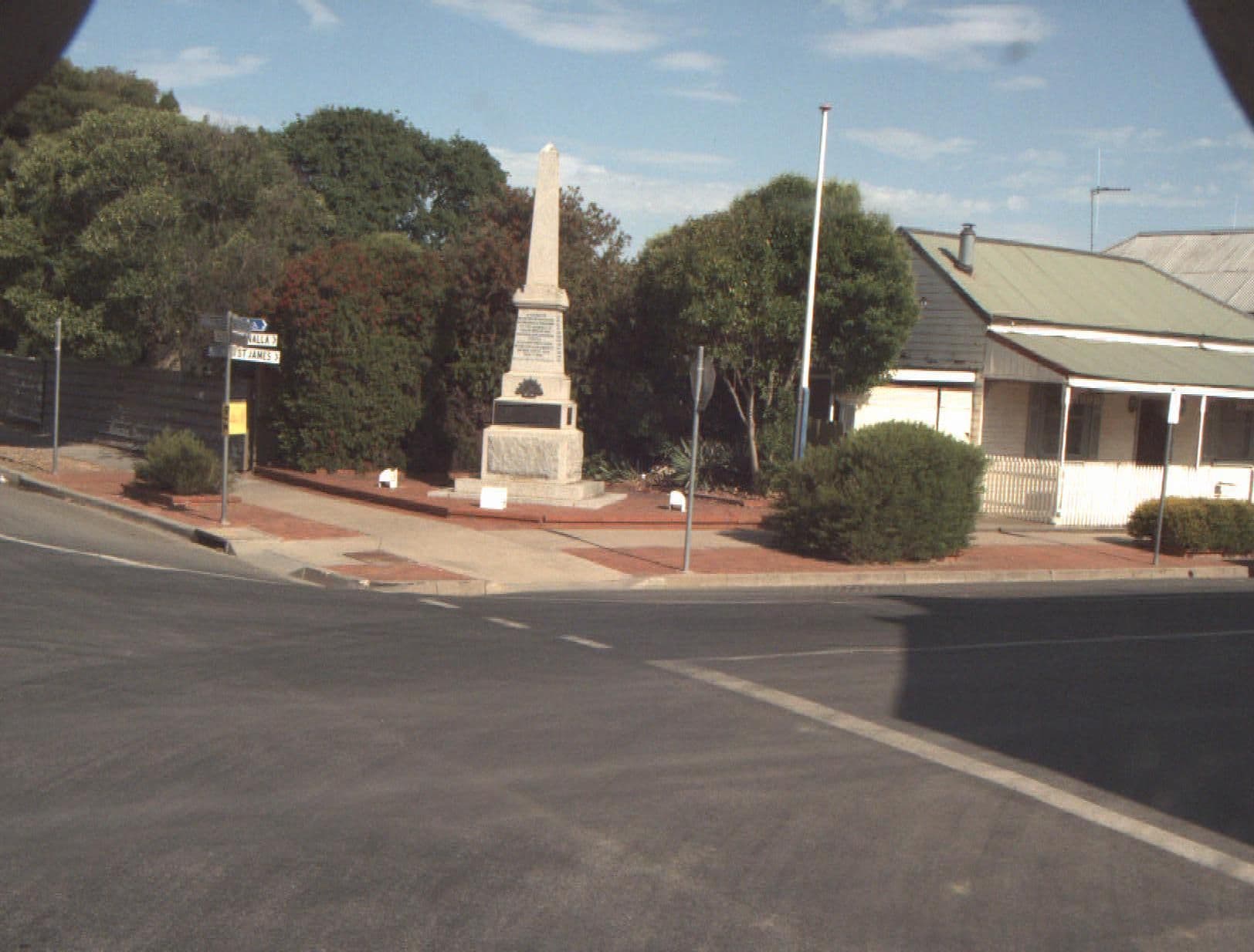 Street view near tungamah hotel, Yarrawonga — © vicroads (CC BY-SA · Mapillary)