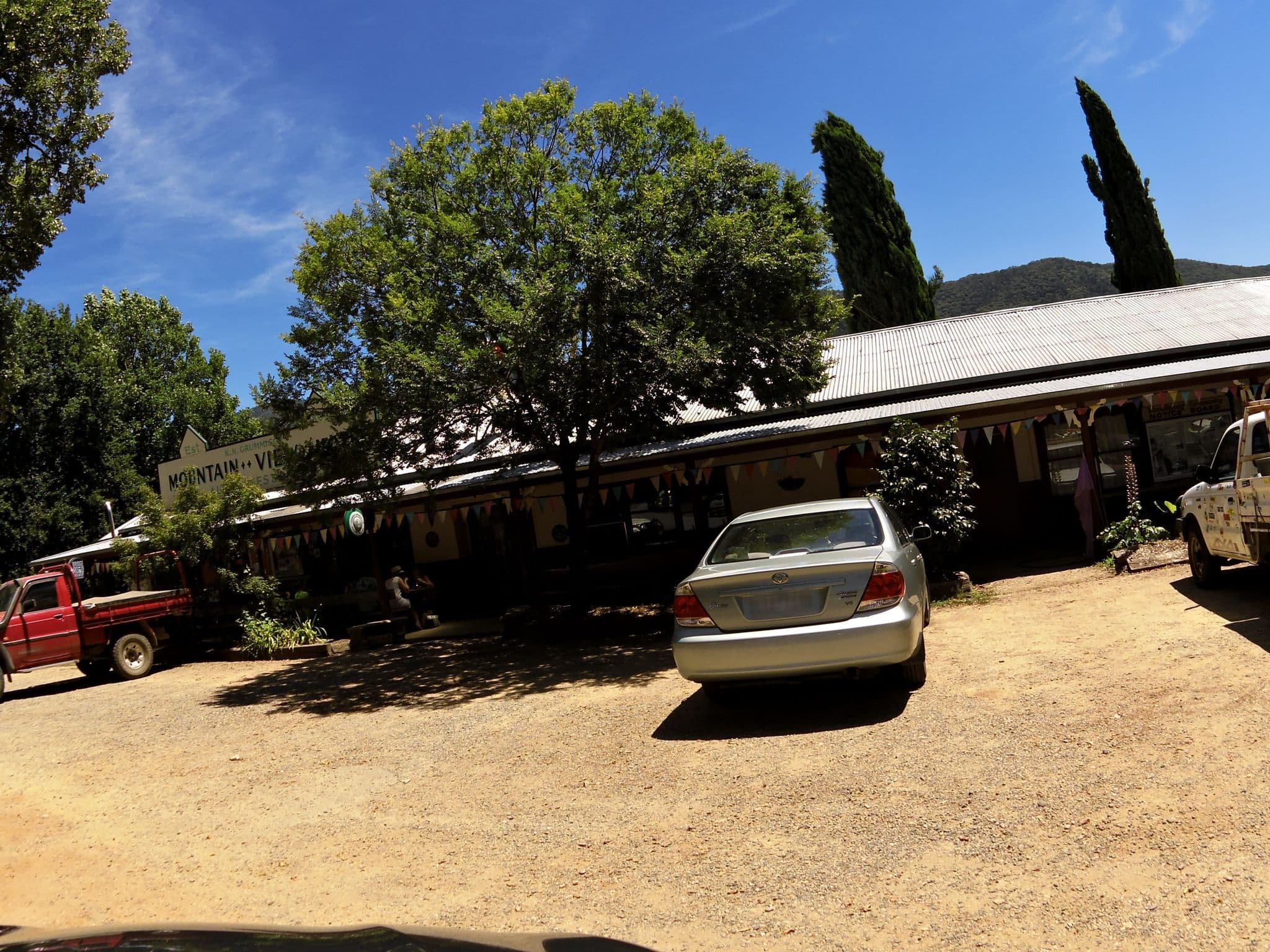 Street view near Mountain View Hotel, Bright — © skillsy (CC BY-SA · Mapillary)