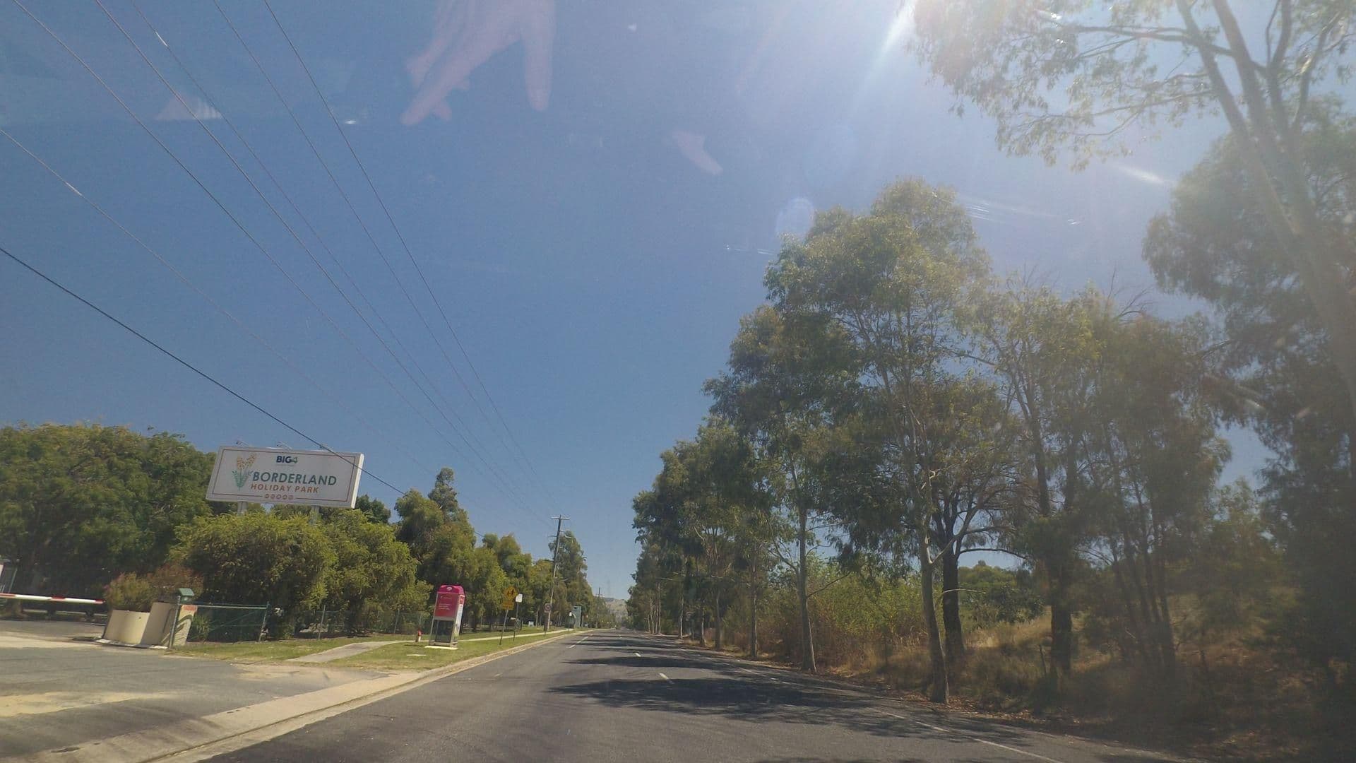 Street view near Borderland Caravan Park, West Wodonga — © mander (CC BY-SA · Mapillary)