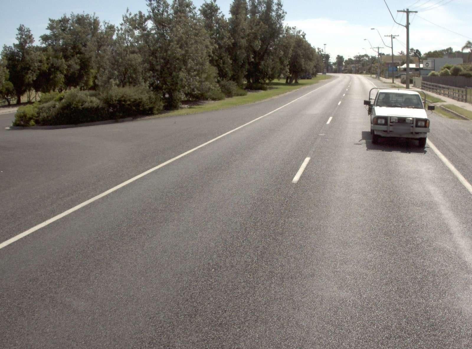 Street view near Beaches Family Holiday Units, Lakes Entrance — © vicroads (CC BY-SA · Mapillary)