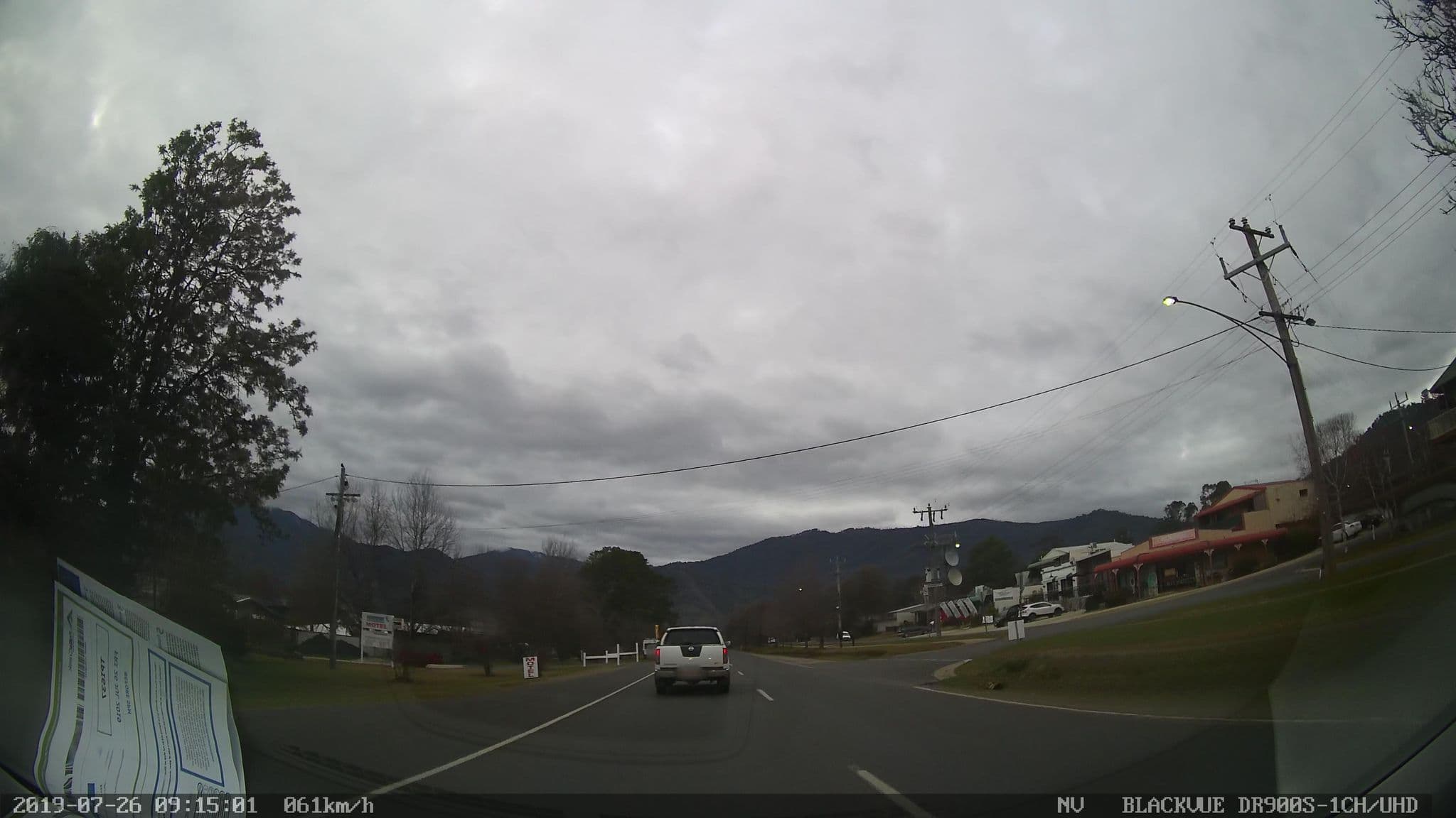 Street view near Linger Longer, Bright — © eneerhut (CC BY-SA · Mapillary)