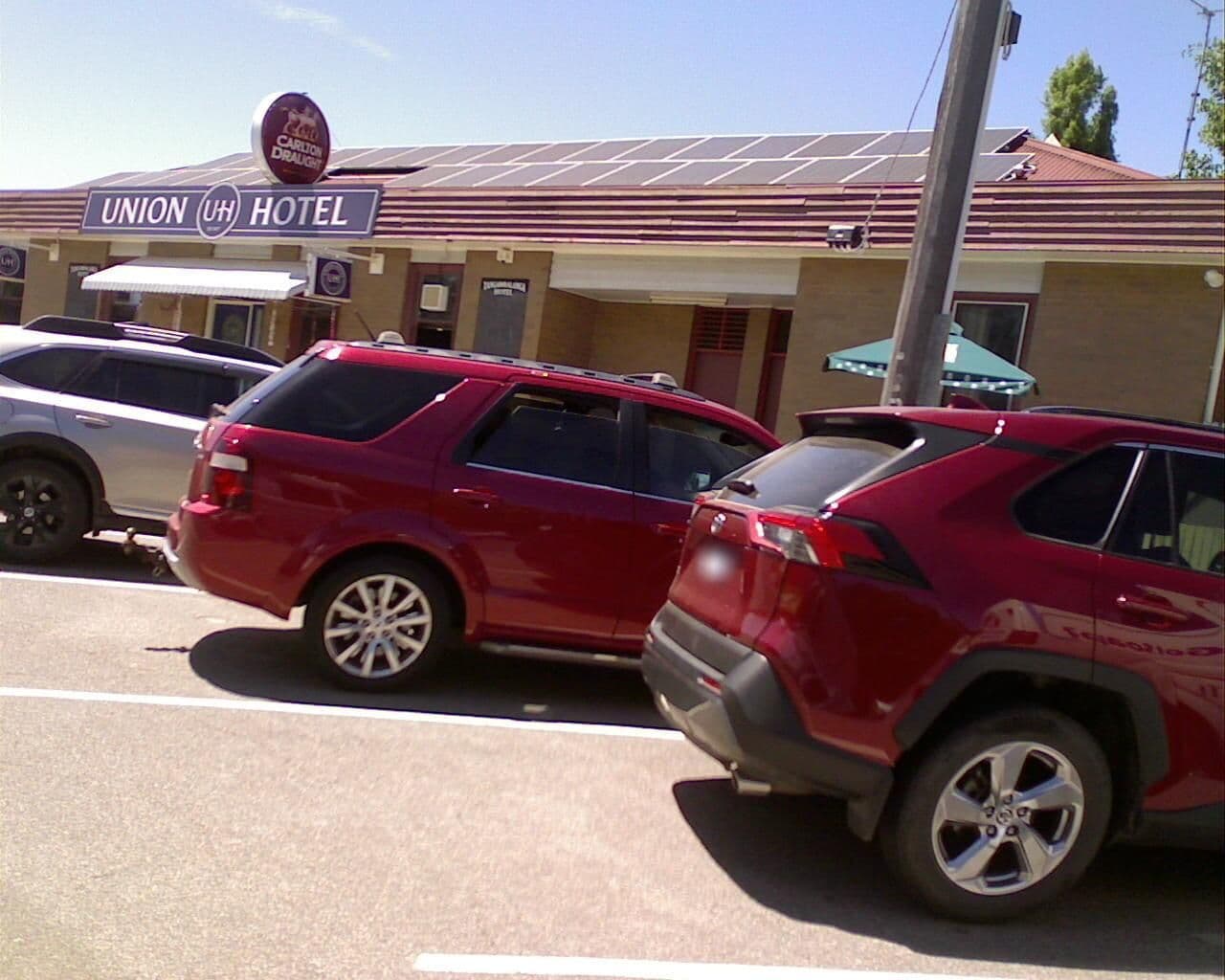 Street view near Union Hotel, Baranduda — © bob3bob3 (CC BY-SA · Mapillary)