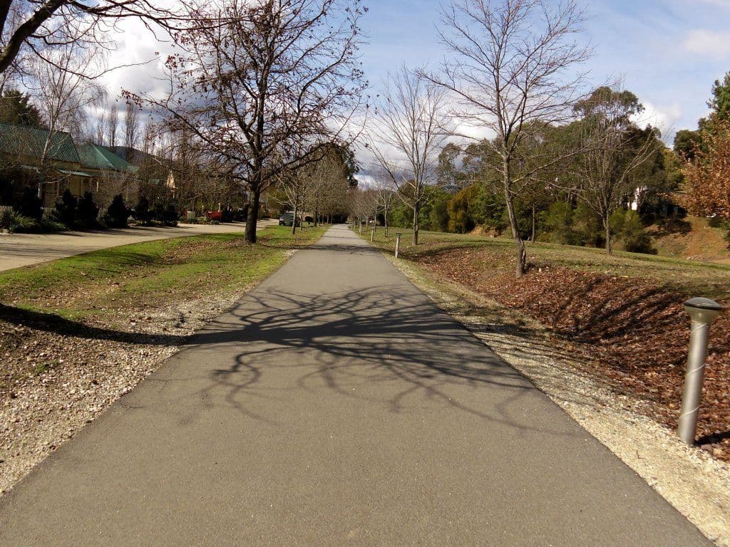 Street view near Autumn Glory Cottages, Bright — © mander (CC BY-SA · Mapillary)