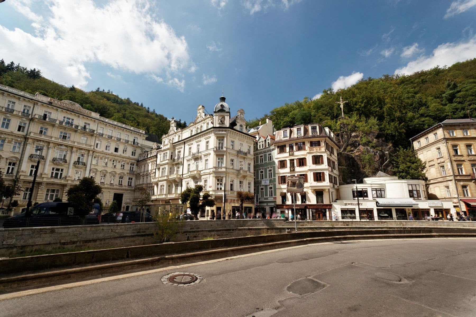 Street view near Alisa, Karlovy Vary