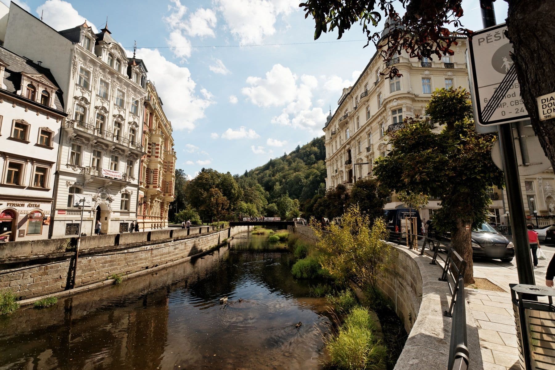 Street view near Zlatý Sloup, Karlovy Vary — © txllxt (CC BY-SA · Mapillary)