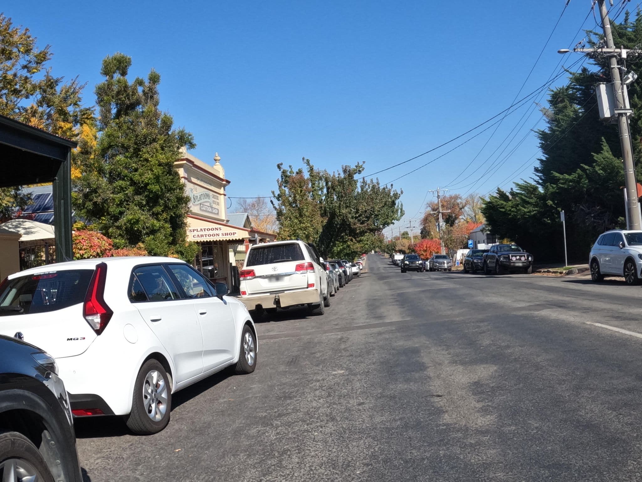 Street view near Hotel Nicholas, Beechworth — © skillsy (CC BY-SA · Mapillary)
