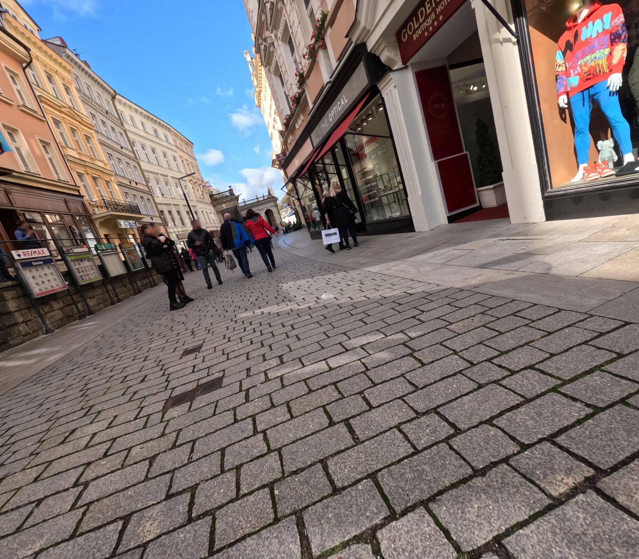 Street view near Hotel Palatin, Karlovy Vary — © chuck (CC BY-SA · Mapillary)
