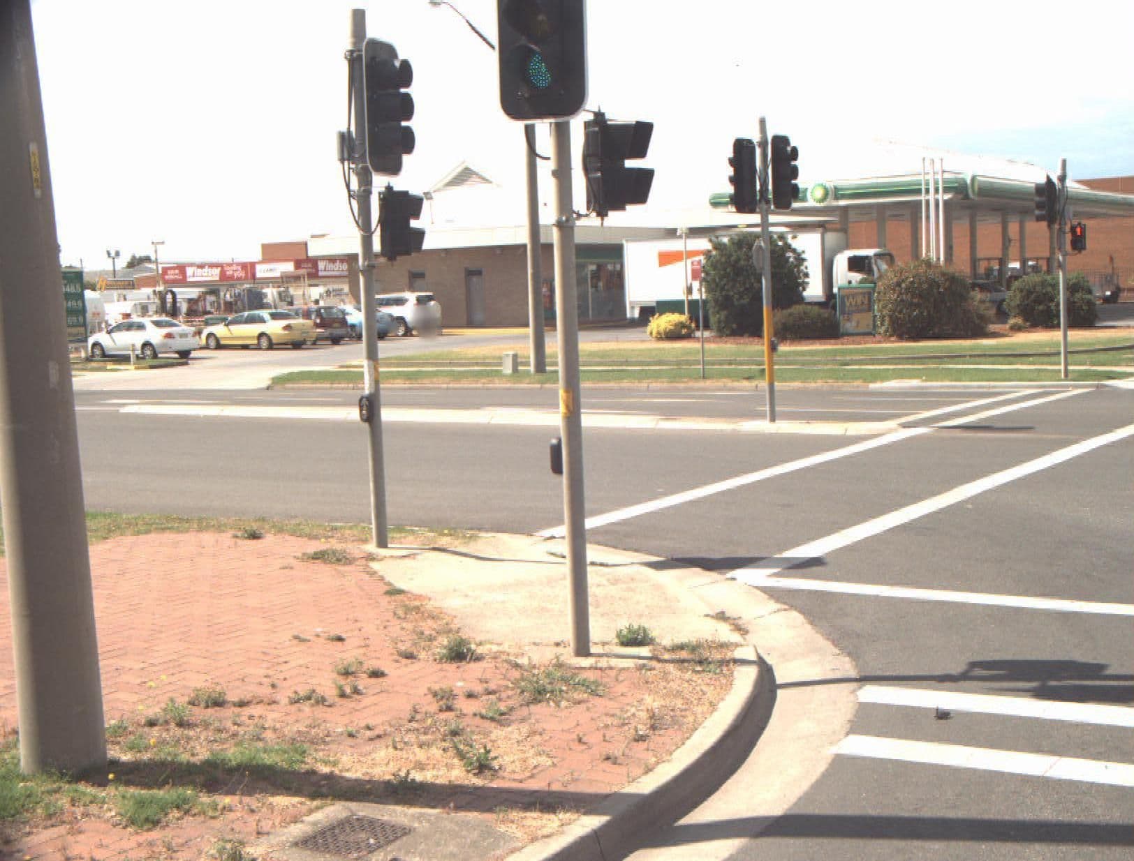 Street view near Australian Park Motel, South Albury — © vicroads (CC BY-SA · Mapillary)