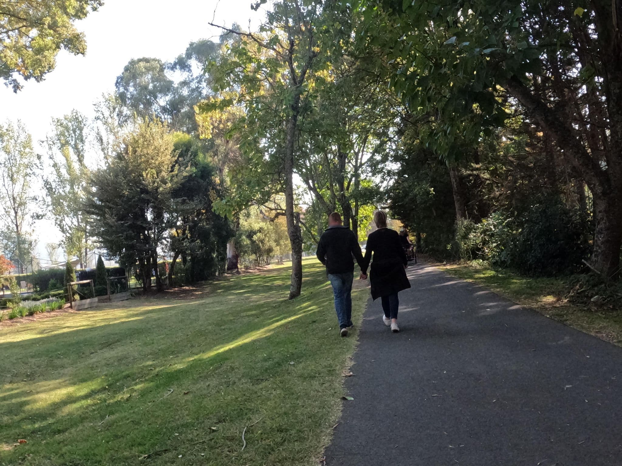 Street view near Grevillea Gardens, Bright — © skillsy (CC BY-SA · Mapillary)