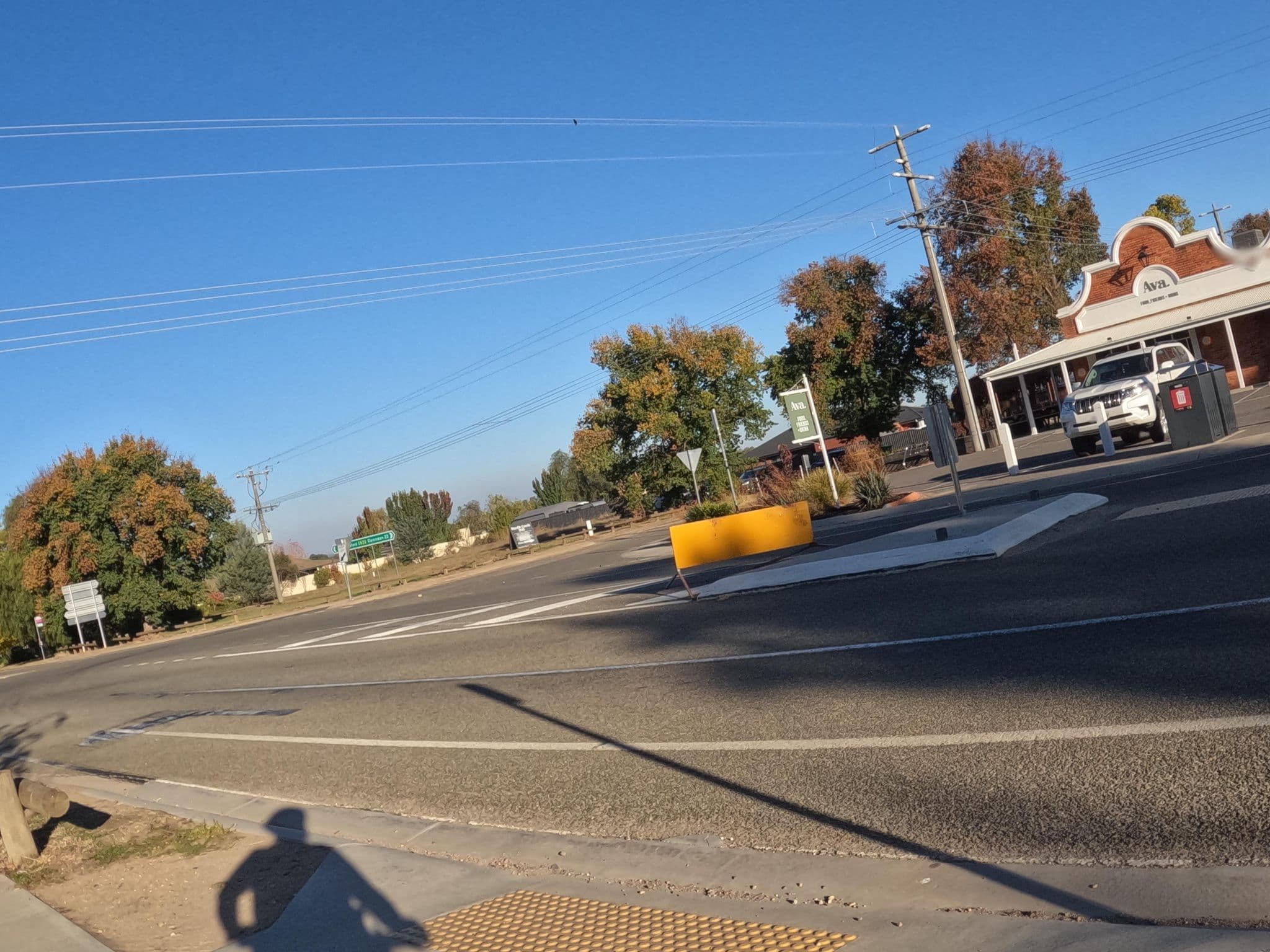 Street view near Milawa Gourmet Hotel, Wangaratta — © skillsy (CC BY-SA · Mapillary)