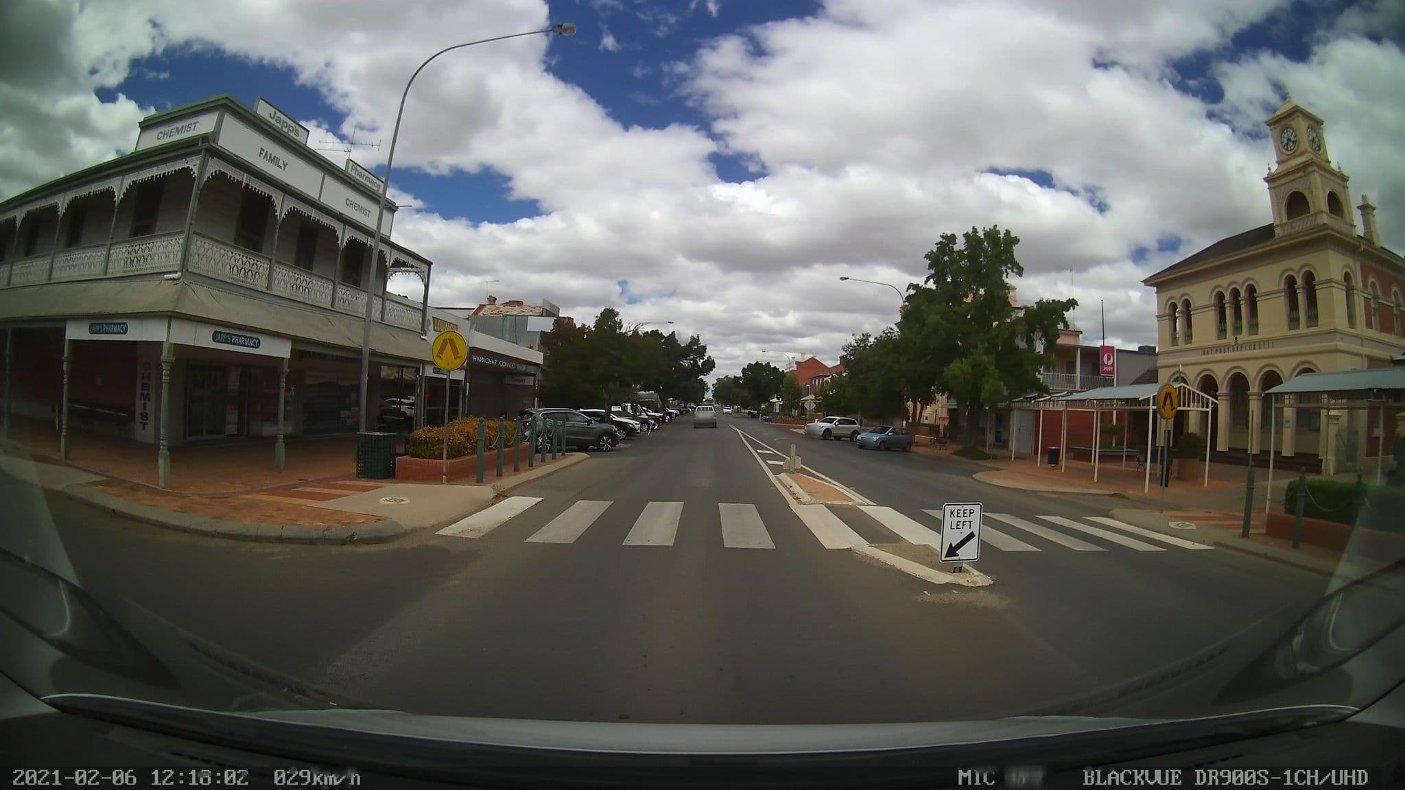Street view near Outback Quarters, Hay — © bob3bob3 (CC BY-SA · Mapillary)