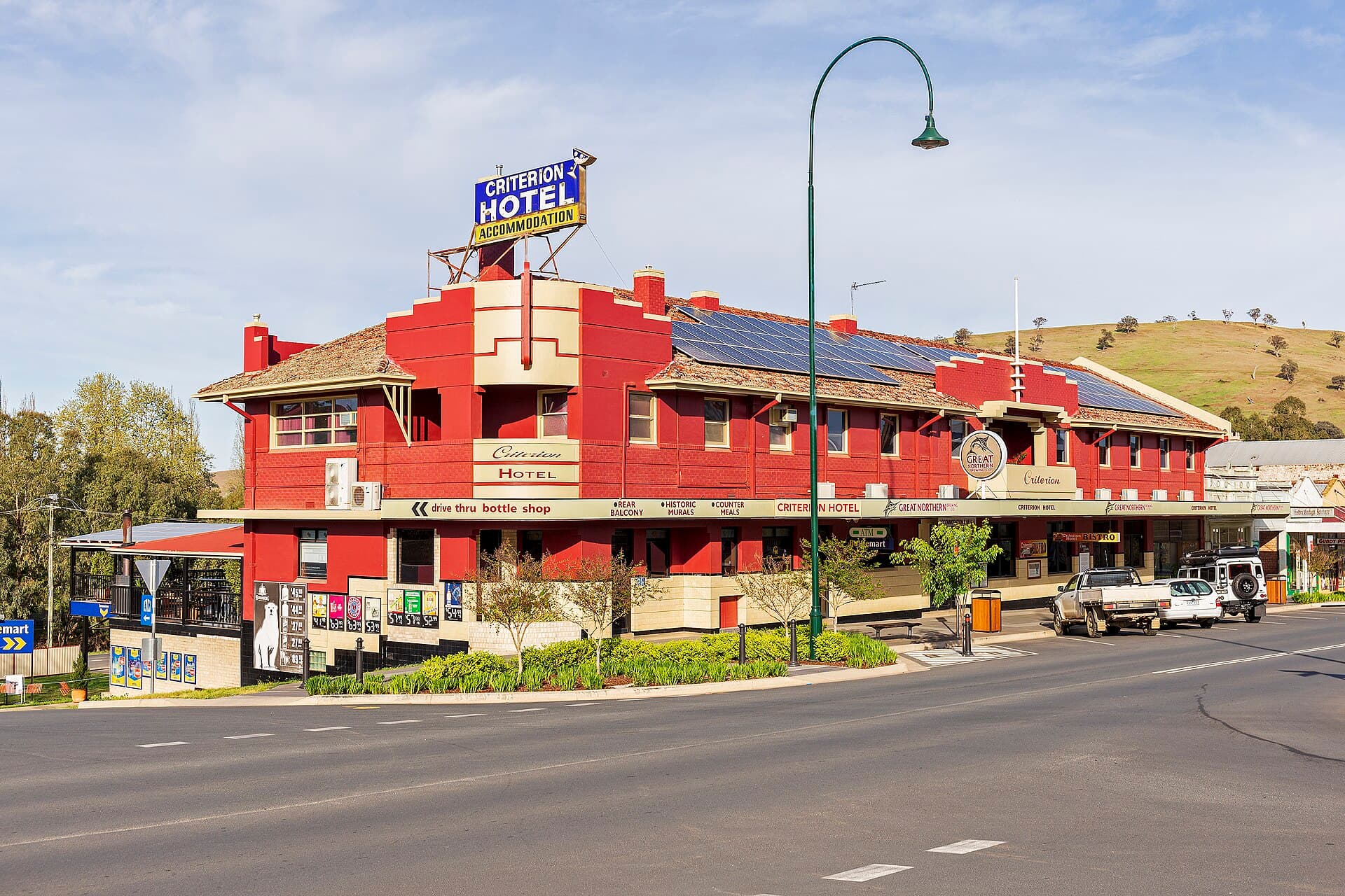 Criterion Hotel (via Wikimedia Commons, CC BY-SA 3.0 au)