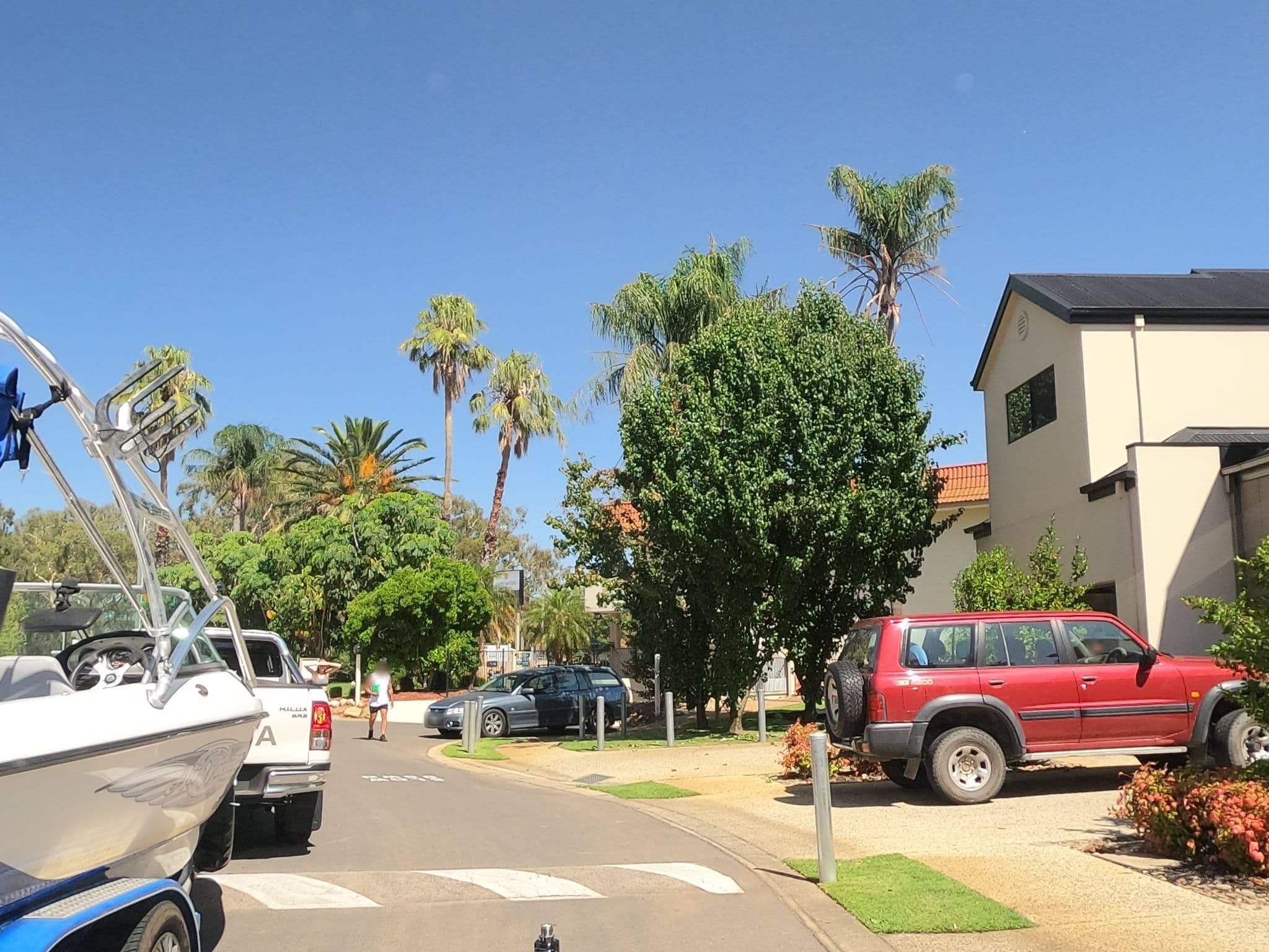 Street view near Cypress Drive Townhouses Mulwala, Mulwala — © r33za (CC BY-SA · Mapillary)