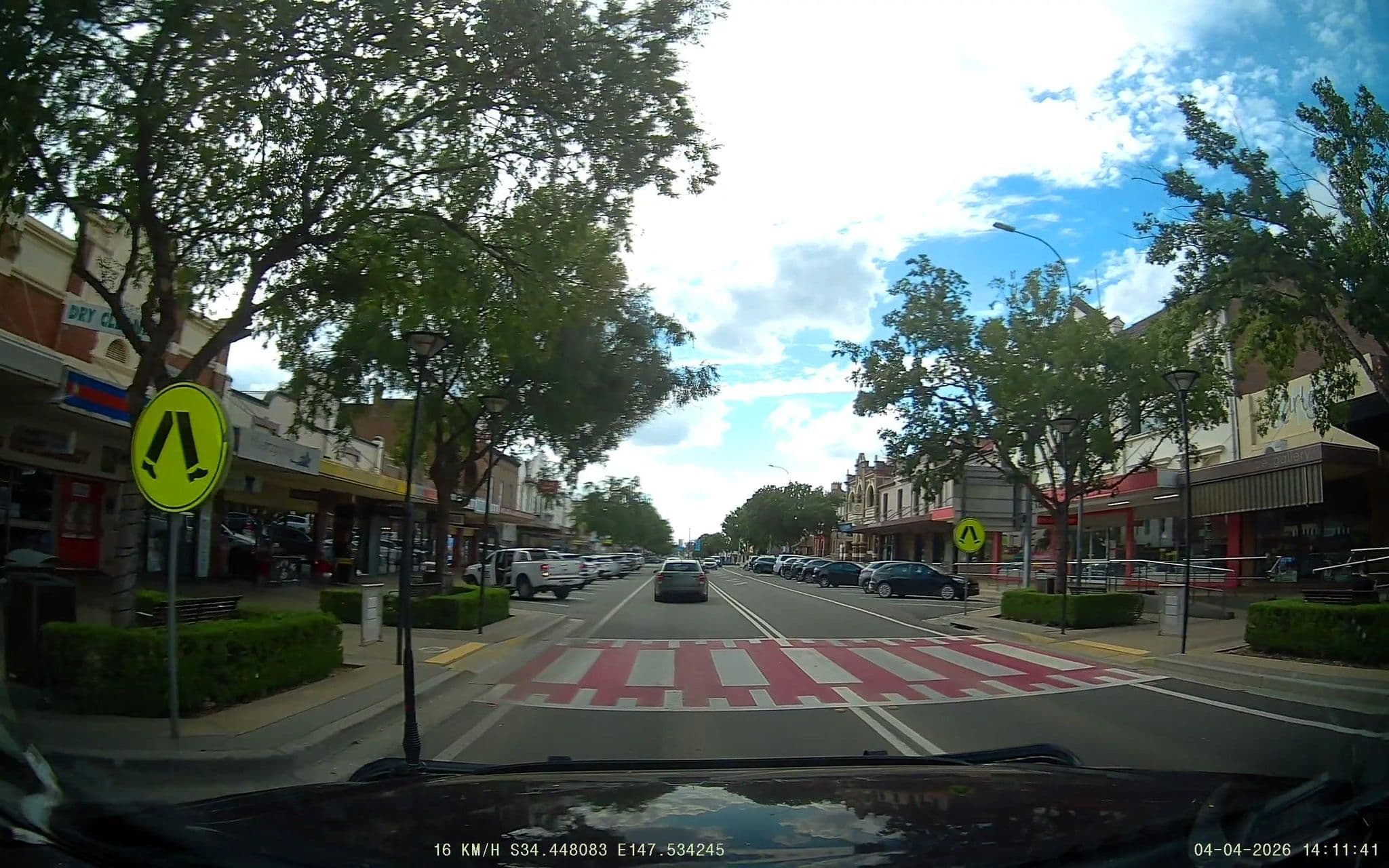 Street view near Patchwork Inn B&B Temora, Temora — © fizzie (CC BY-SA · Mapillary)