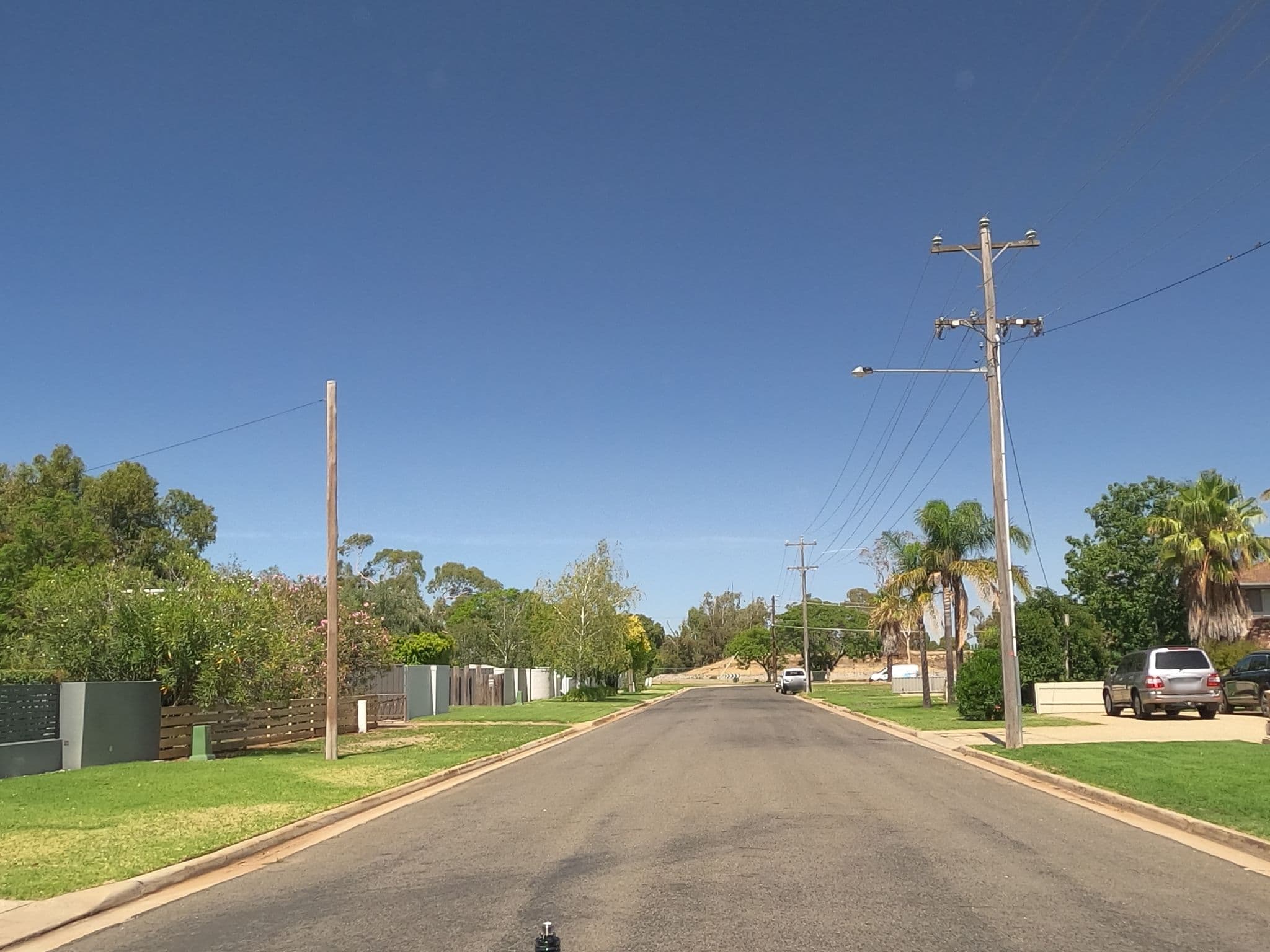 Street view near Regent Holiday Units, Mulwala — © r33za (CC BY-SA · Mapillary)