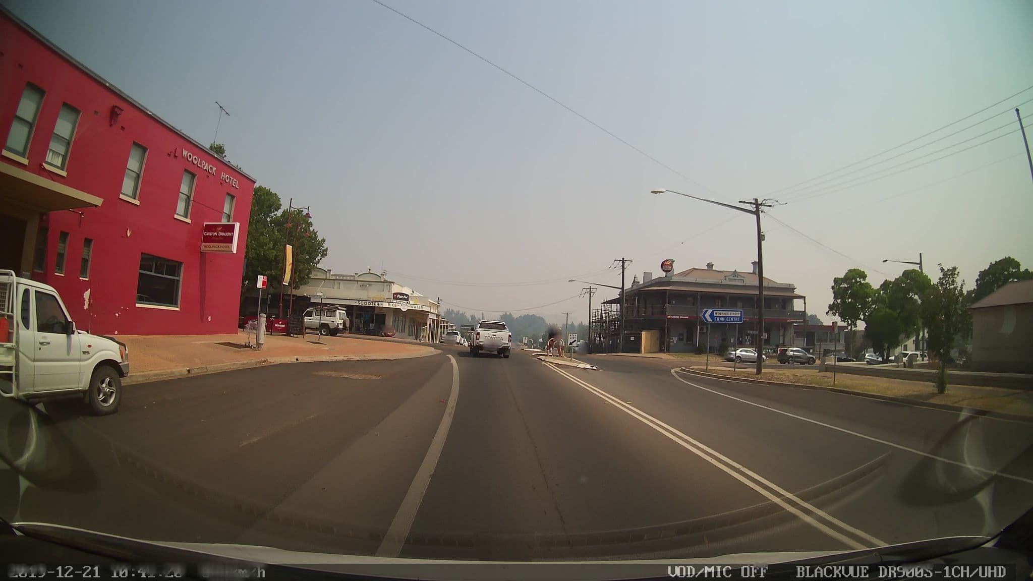 Street view near The Woolpack Hotel Tumut, Tumut — © bob3bob3 (CC BY-SA · Mapillary)