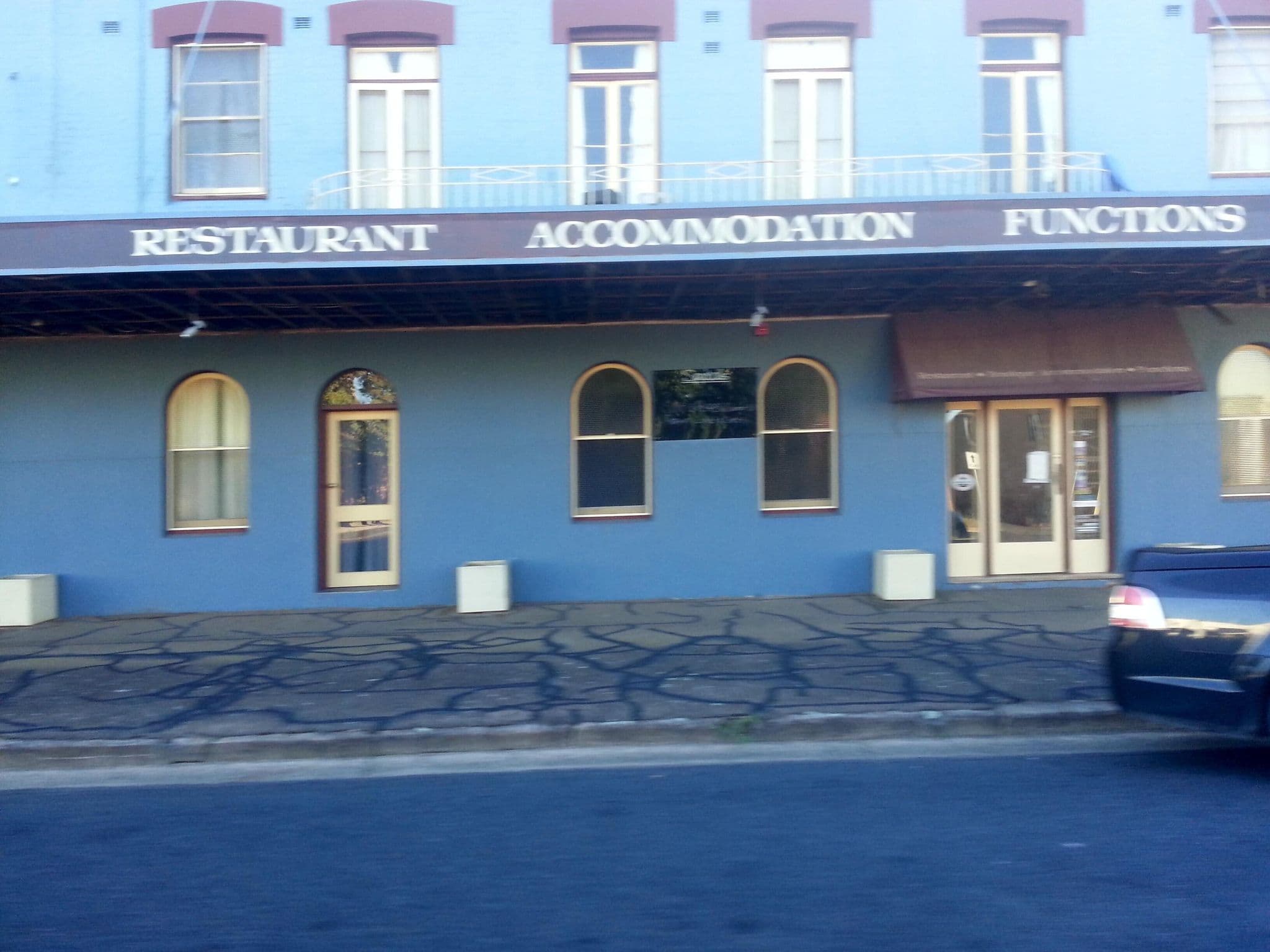 Street view near The Valley B&B Hotel, Cootamundra — © bob3bob3 (CC BY-SA · Mapillary)