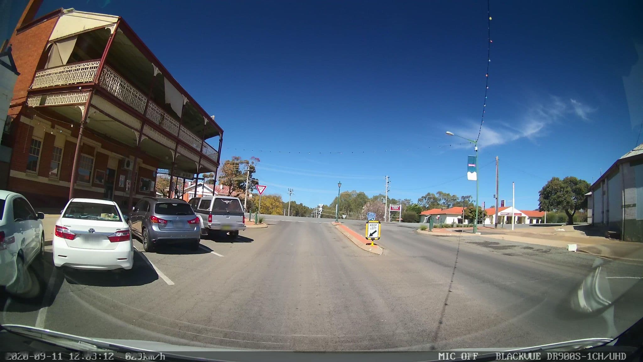 Street view near Narrandera Hotel, Narrandera — © bob3bob3 (CC BY-SA · Mapillary)