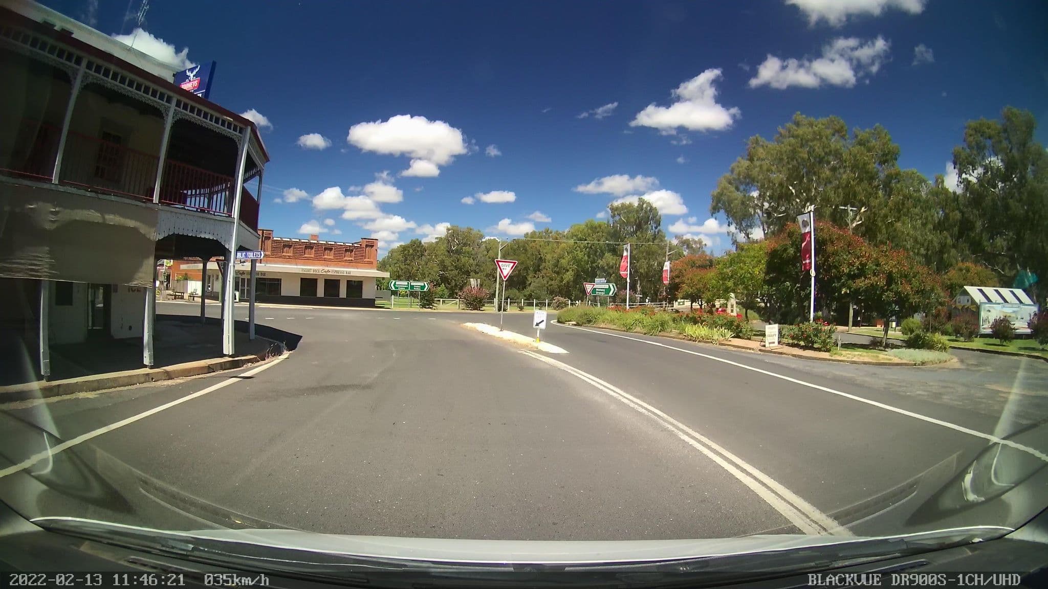Street view near Central Hotel, Canowindra — © bob3bob3 (CC BY-SA · Mapillary)