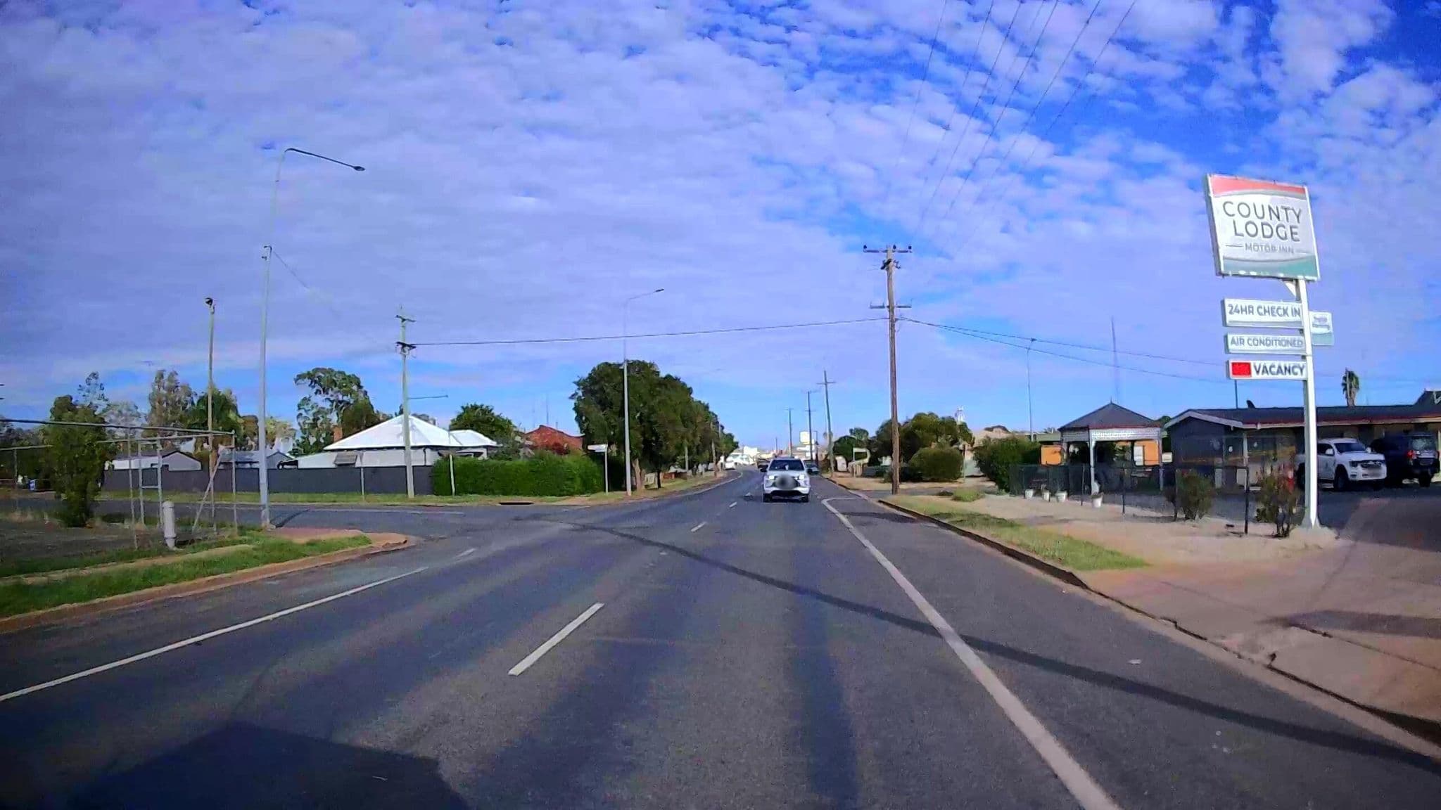 Street view near County Lodge Motel, West Wyalong — © bob3bob3 (CC BY-SA · Mapillary)
