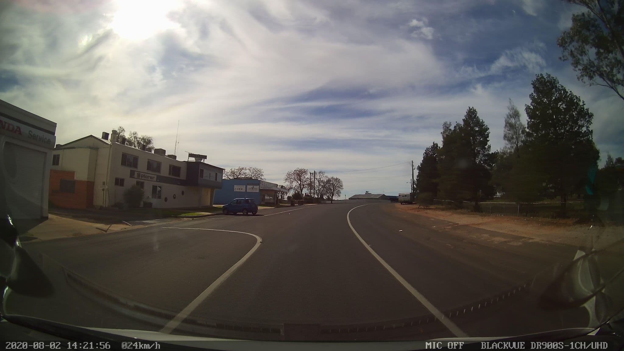 Street view near Explorers Backpacker Hostel, Griffith — © bob3bob3 (CC BY-SA · Mapillary)