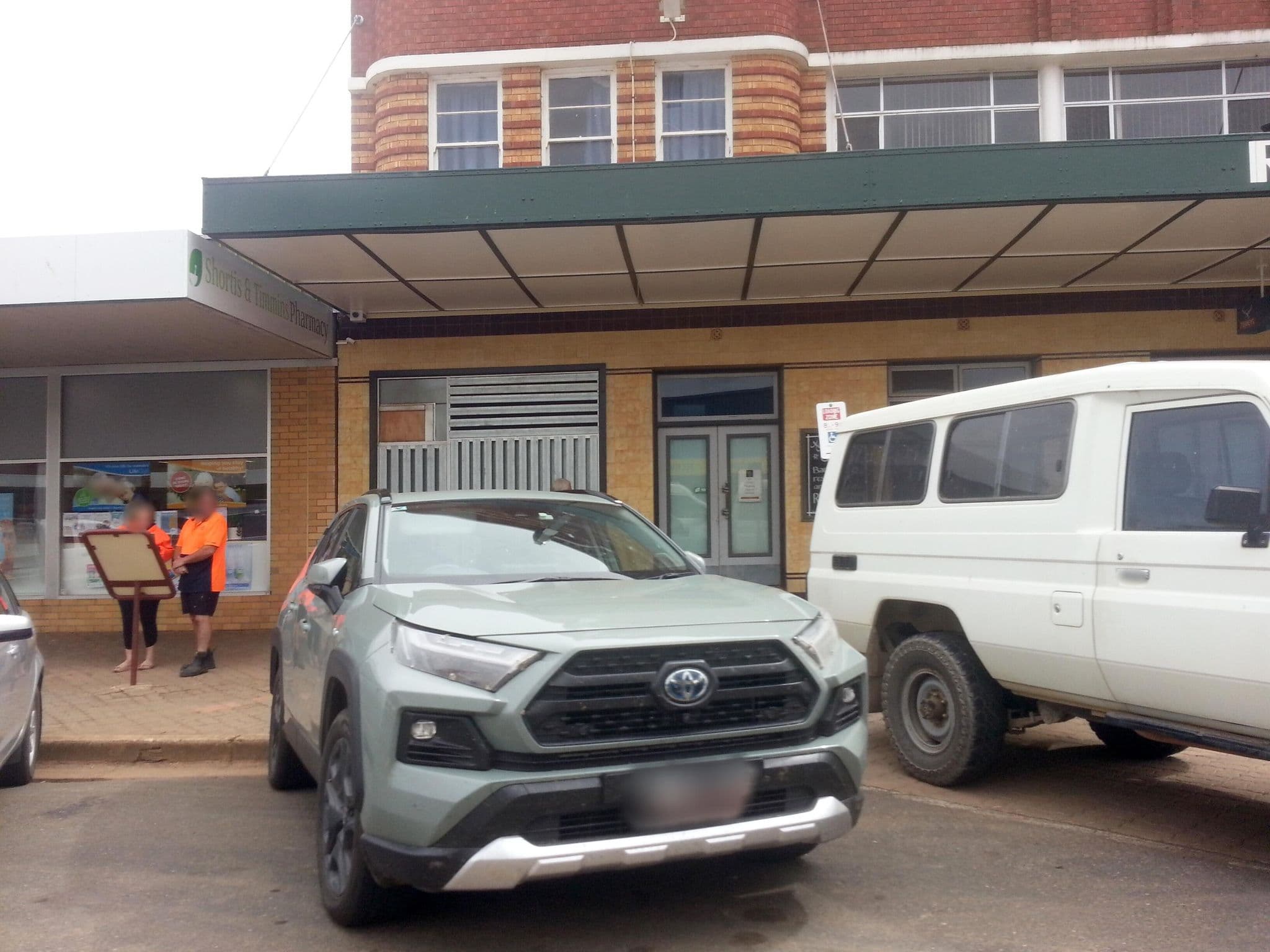Street view near Royal Hotel, Condobolin — © bob3bob3 (CC BY-SA · Mapillary)
