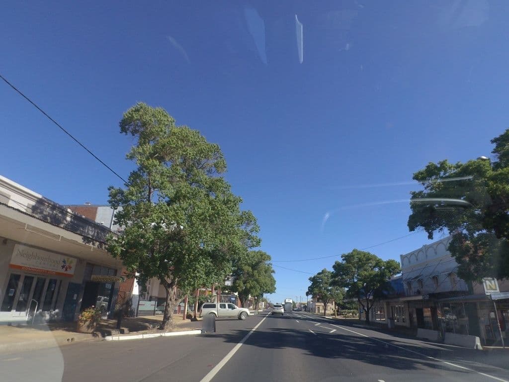 Street view near Club House Hotel, Parkes — © mander (CC BY-SA · Mapillary)