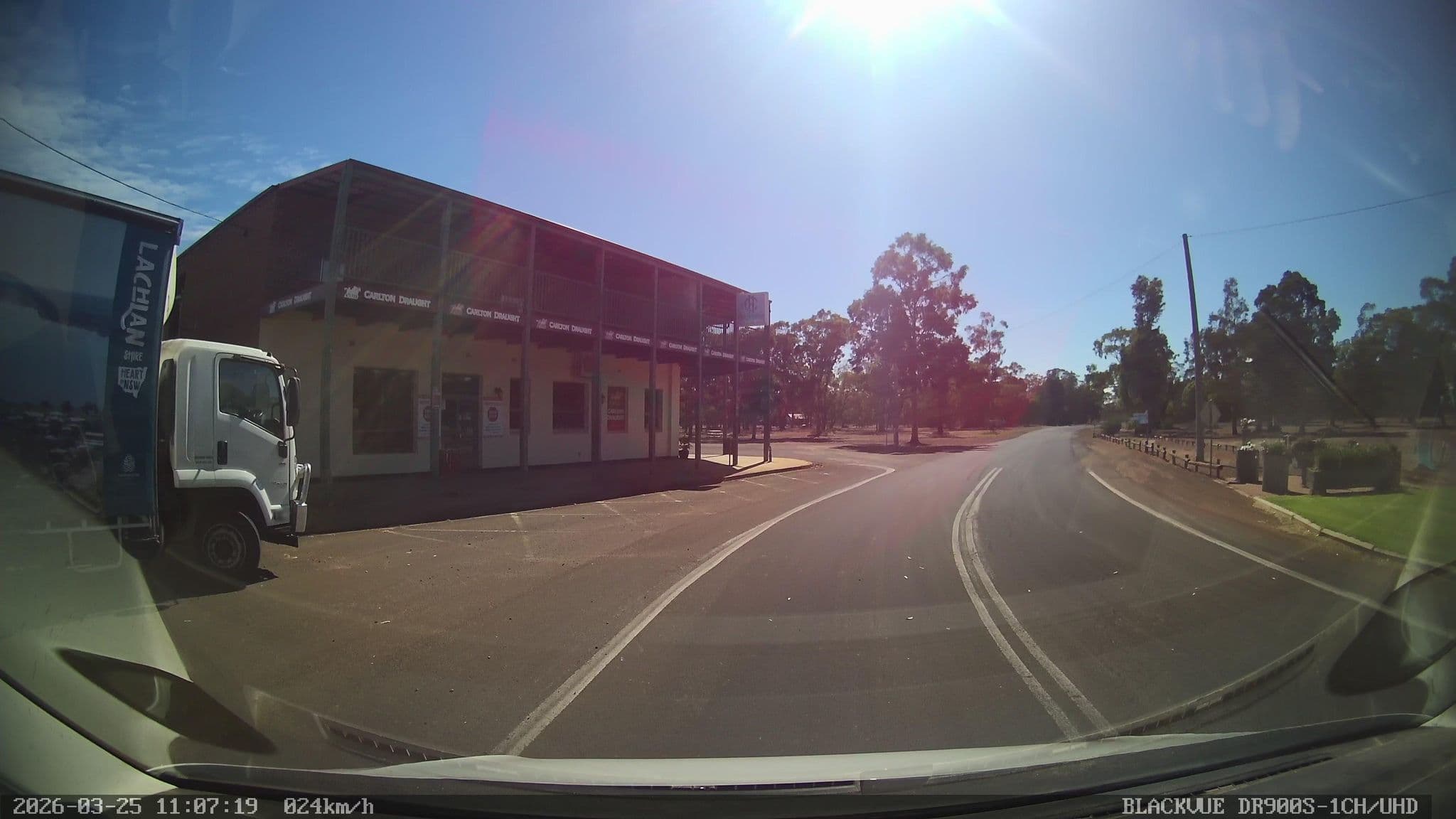 Street view near Conapaira Hotel, Yenda — © bob3bob3 (CC BY-SA · Mapillary)