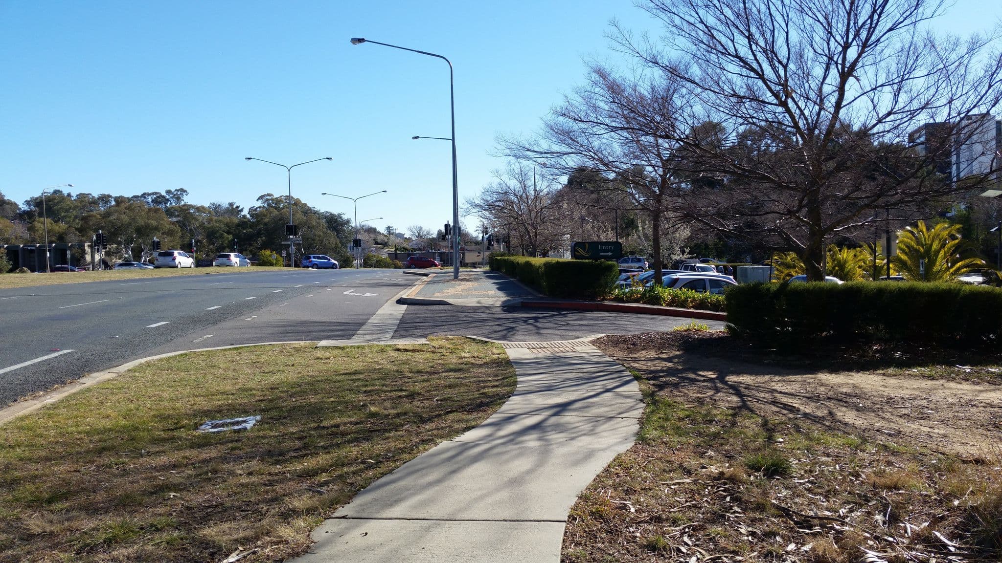 Street view near Quality Hotel Woden, Lyons — © skillsy (CC BY-SA · Mapillary)