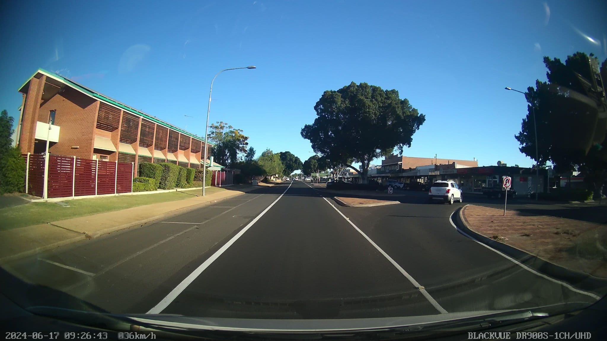 Street view near Central Inn, Emerald — © bob3bob3 (CC BY-SA · Mapillary)