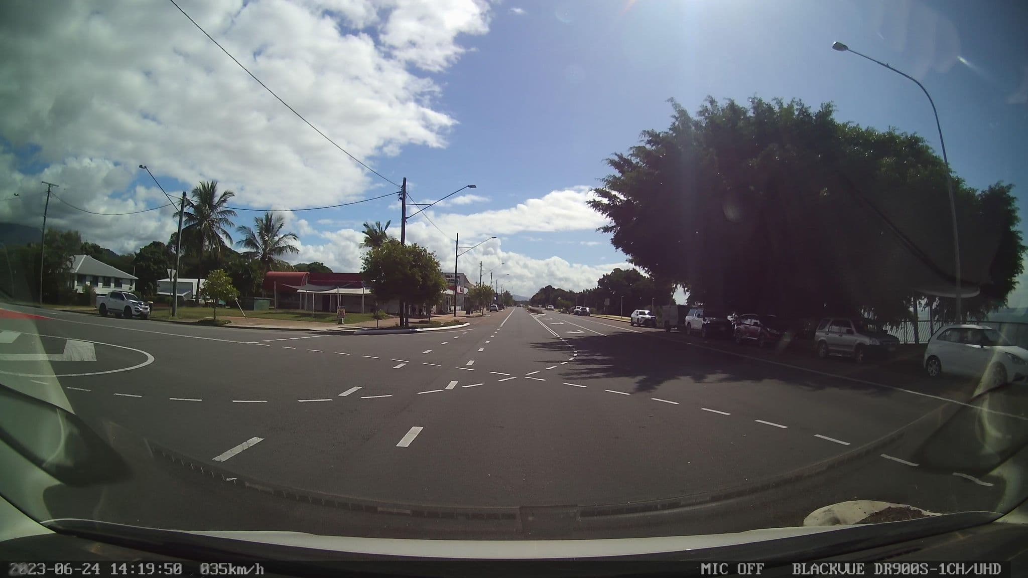 Street view near Hinchinbrook Island Resort Hotel Cardwell, Cardwell — © bob3bob3 (CC BY-SA · Mapillary)