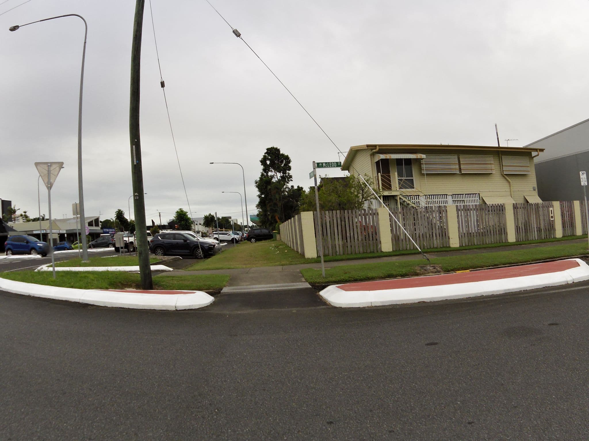 Street view near Redkey Hostel, Cairns — © skillsy (CC BY-SA · Mapillary)