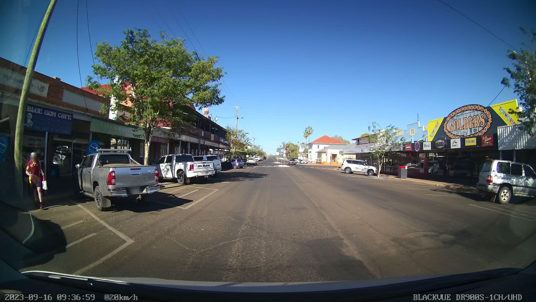 Street view near Judeys Browse Inn, Charleville — © bob3bob3 (CC BY-SA · Mapillary)