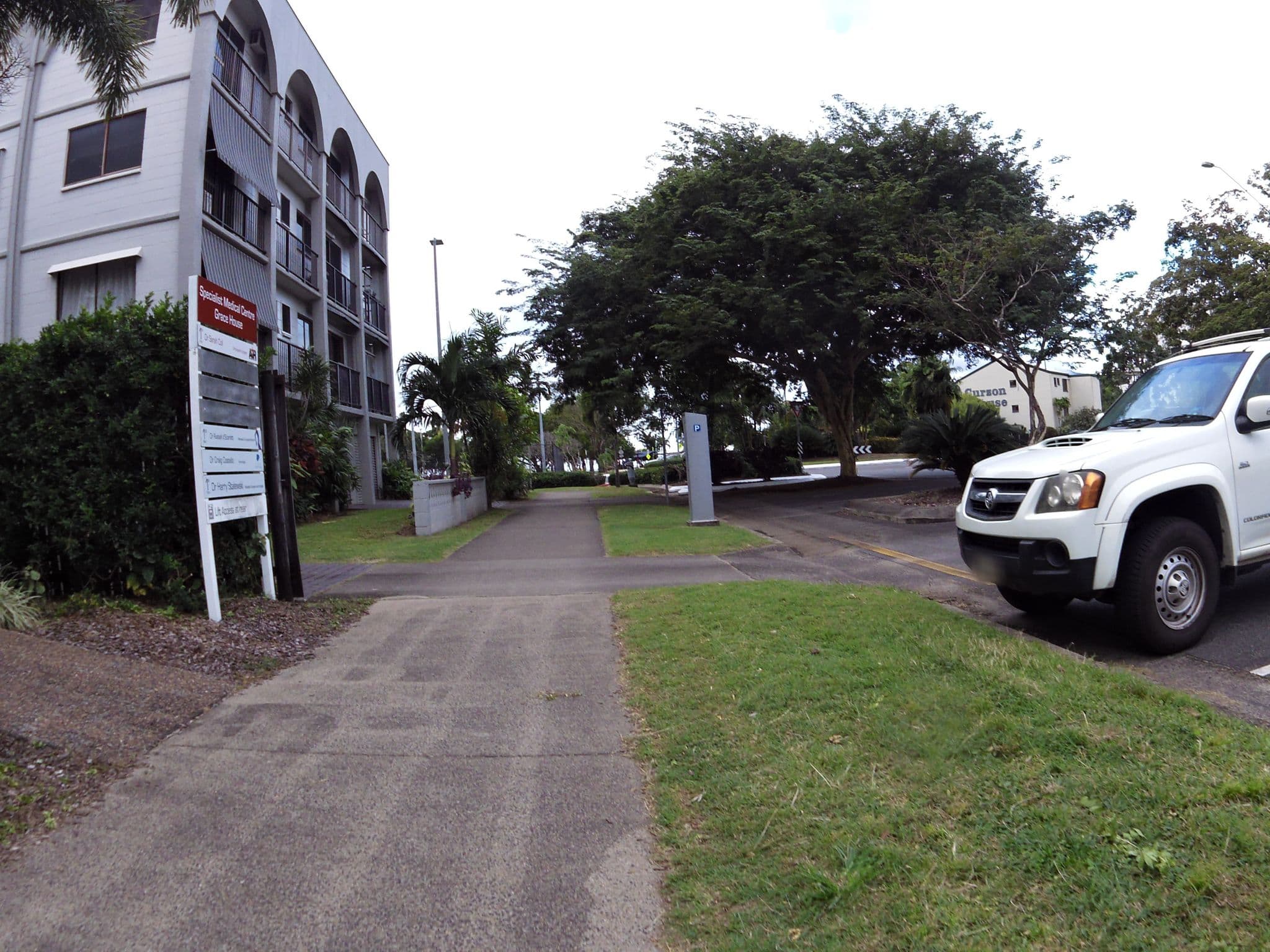 Street view near Cairns Luxury Waterfront Apartment, Cairns City — © skillsy (CC BY-SA · Mapillary)