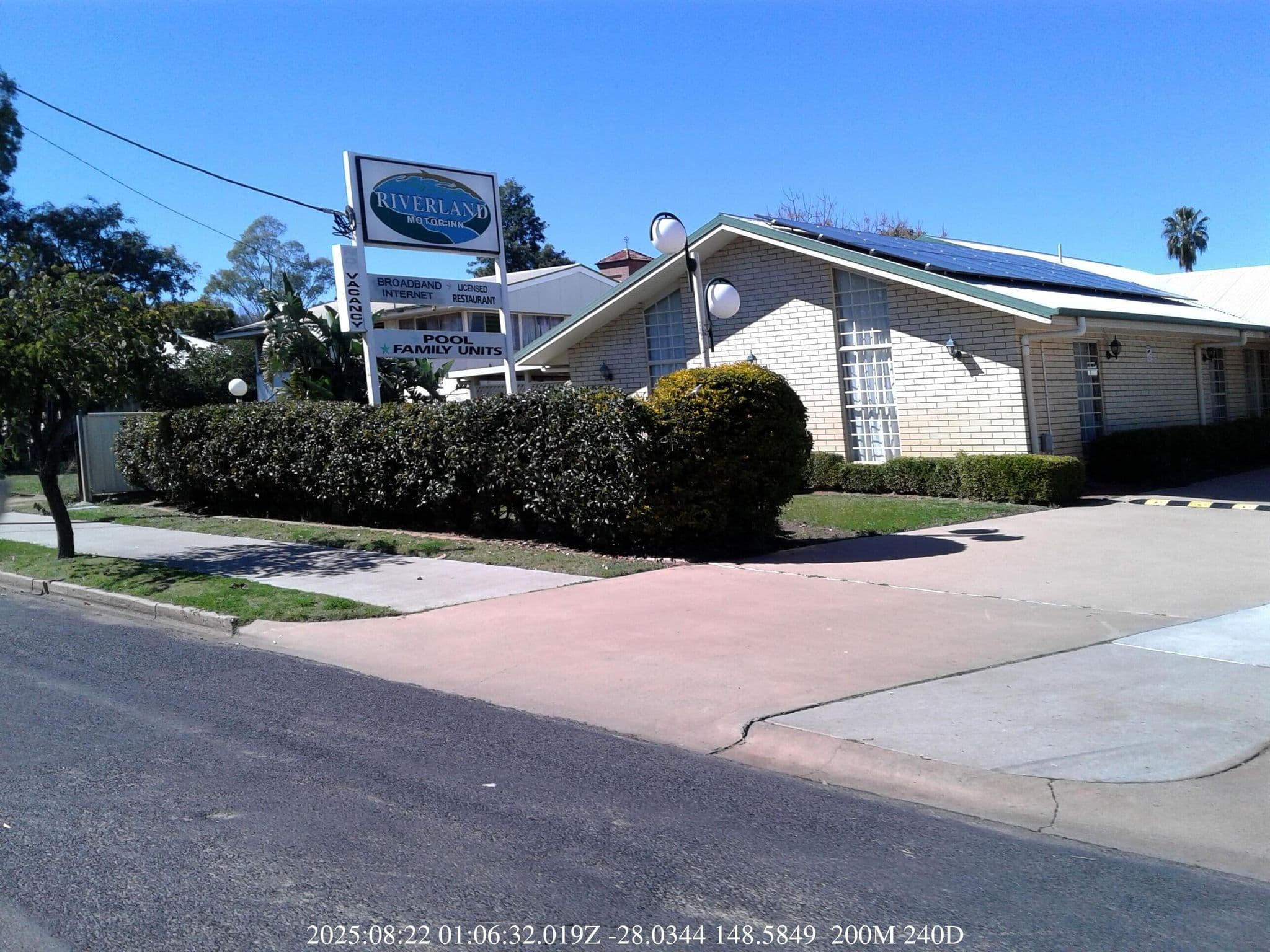 Street view near Riverlands Motel, St George — © bob3bob3 (CC BY-SA · Mapillary)