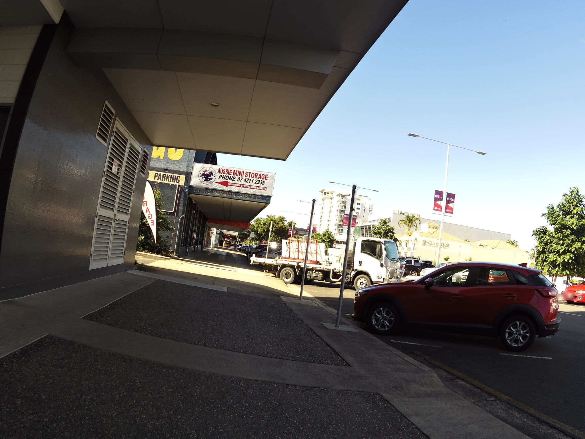 Street view near Reef Backpackers, Cairns City — © skillsy (CC BY-SA · Mapillary)