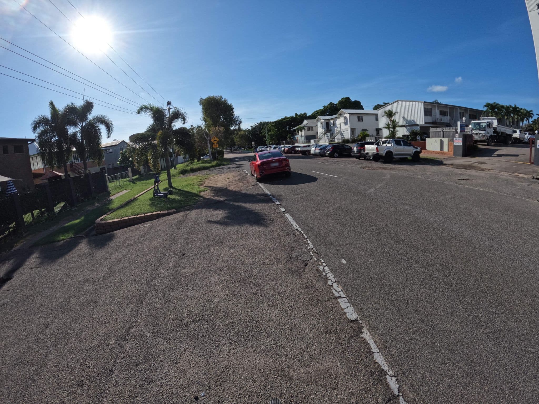 Street view near Townsville Holiday Apartments, North Ward — © joelkoen (CC BY-SA · Mapillary)