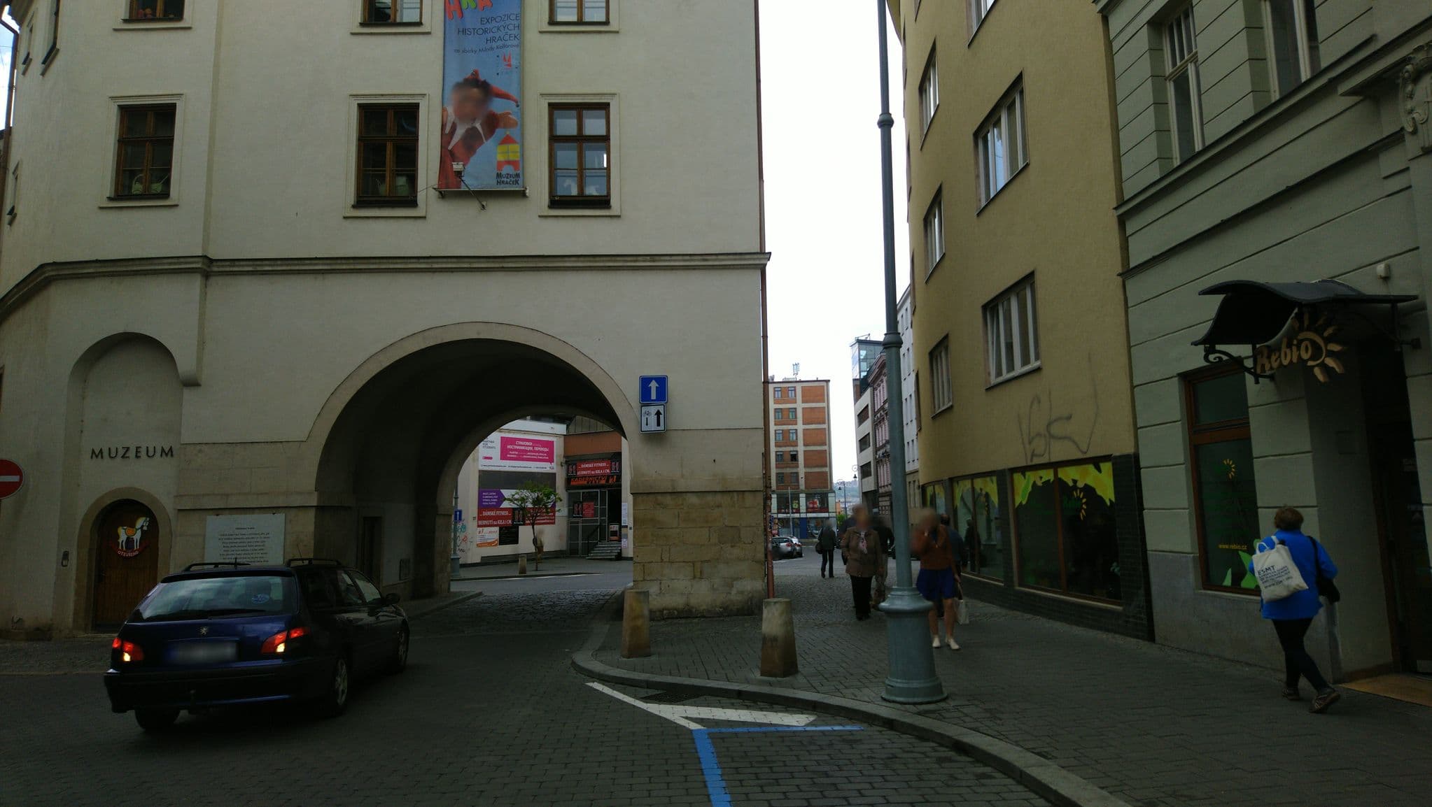 Street view near John Galt, Brno — © dragonlich (CC BY-SA · Mapillary)