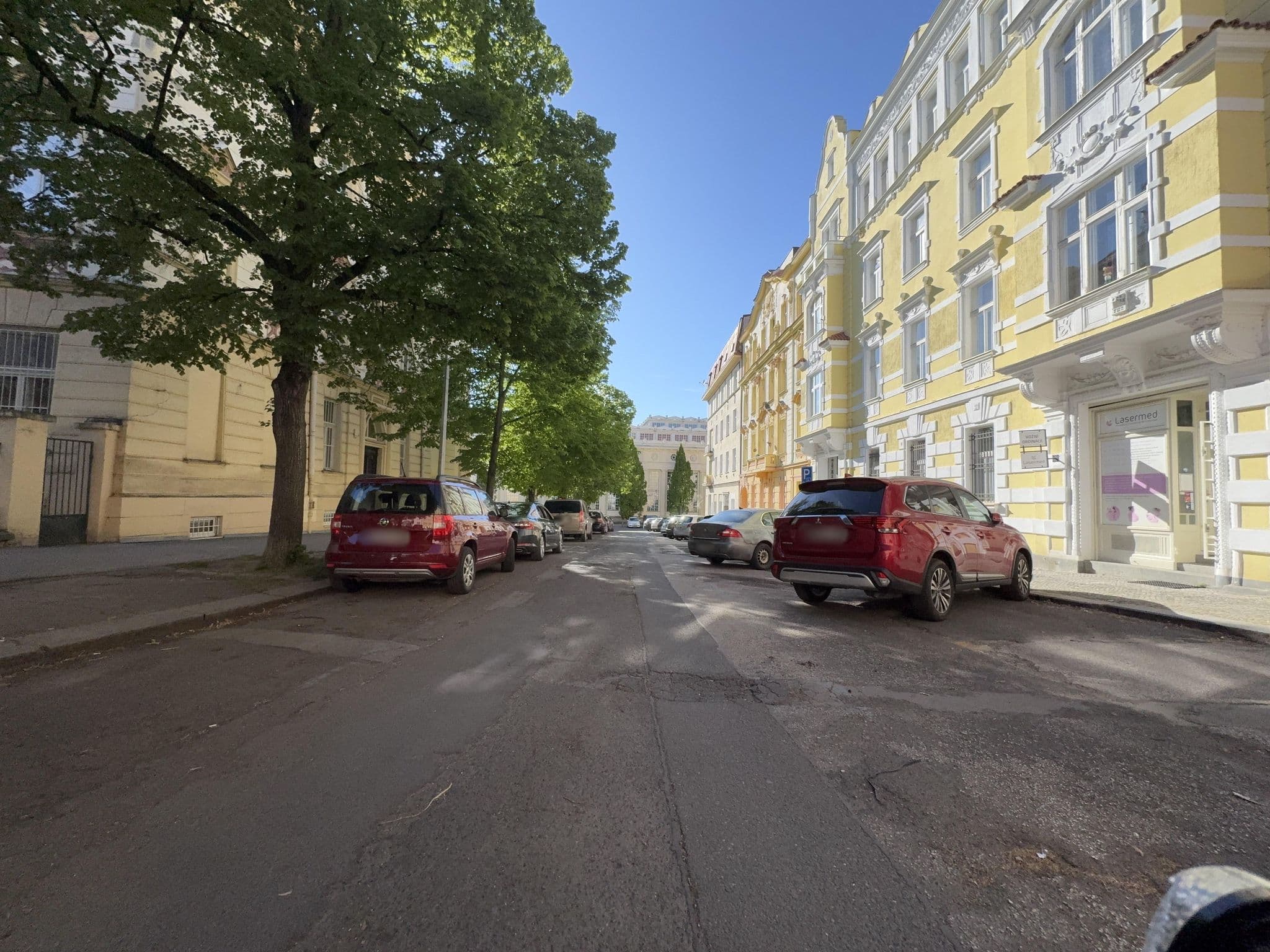 Street view near Apartmány Flora, Podolí — © ondrejlopatka (CC BY-SA · Mapillary)